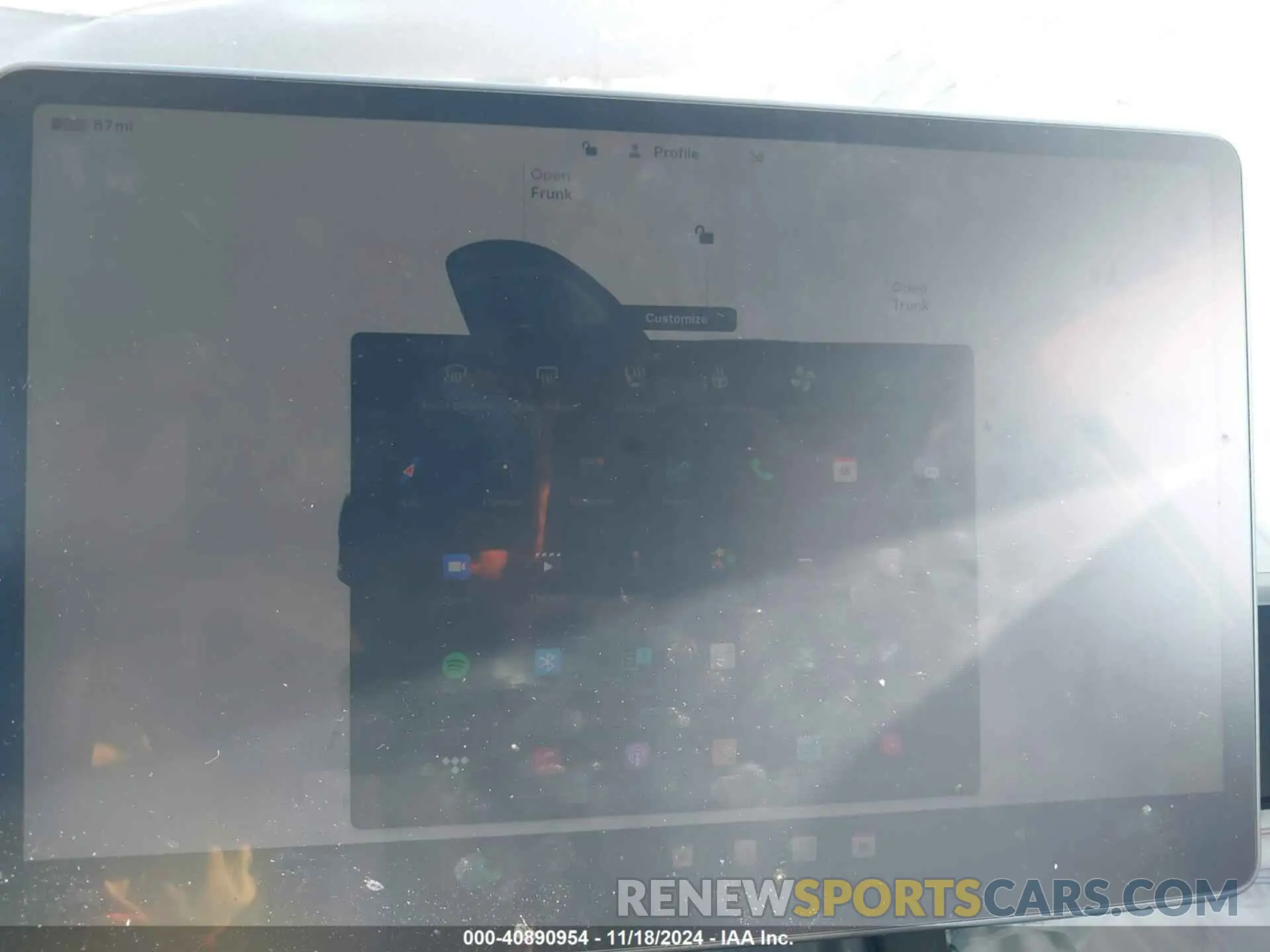 19 Photograph of a damaged car 7SAYGDEE8PA177580 TESLA MODEL Y 2023