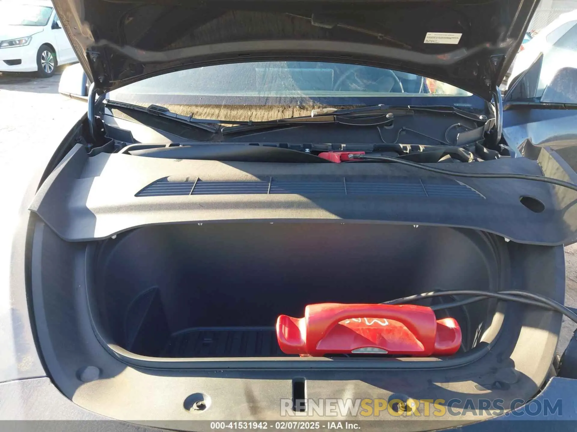 10 Photograph of a damaged car 7SAYGDEE8PA183198 TESLA MODEL Y 2023