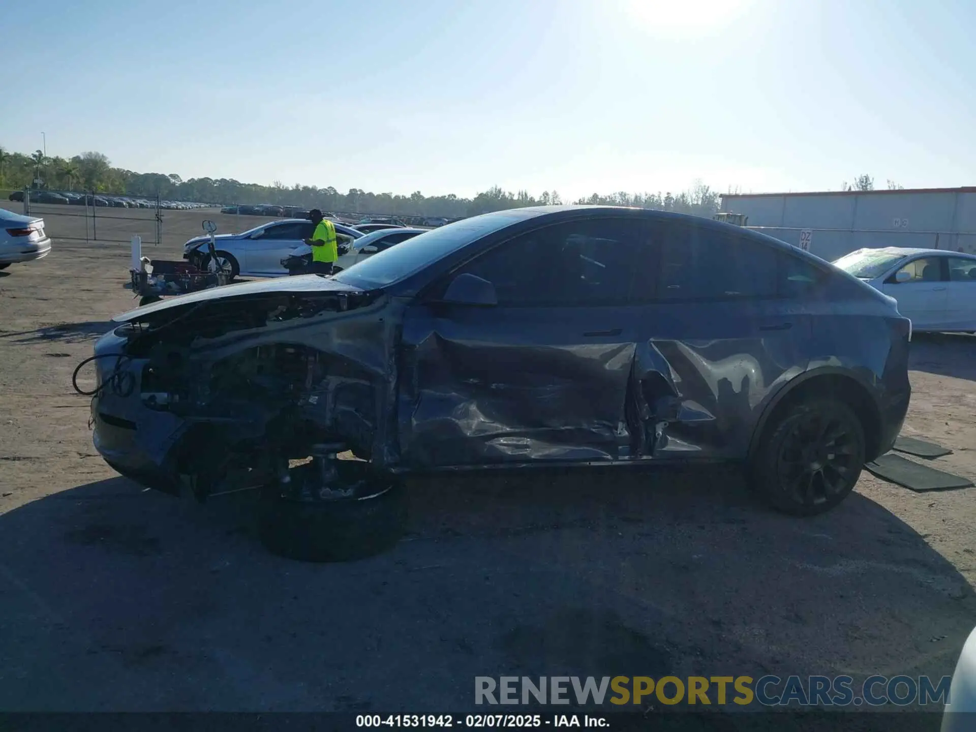 13 Photograph of a damaged car 7SAYGDEE8PA183198 TESLA MODEL Y 2023