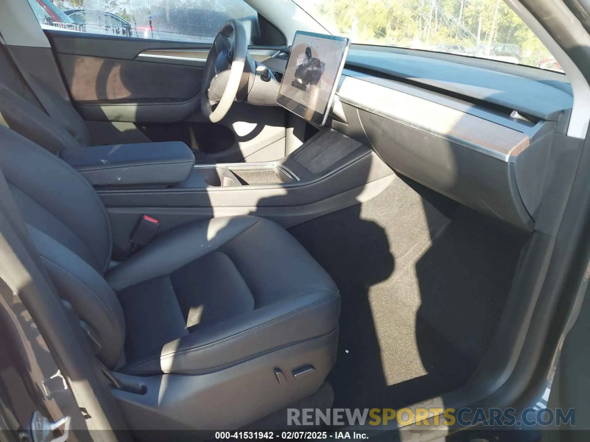 5 Photograph of a damaged car 7SAYGDEE8PA183198 TESLA MODEL Y 2023