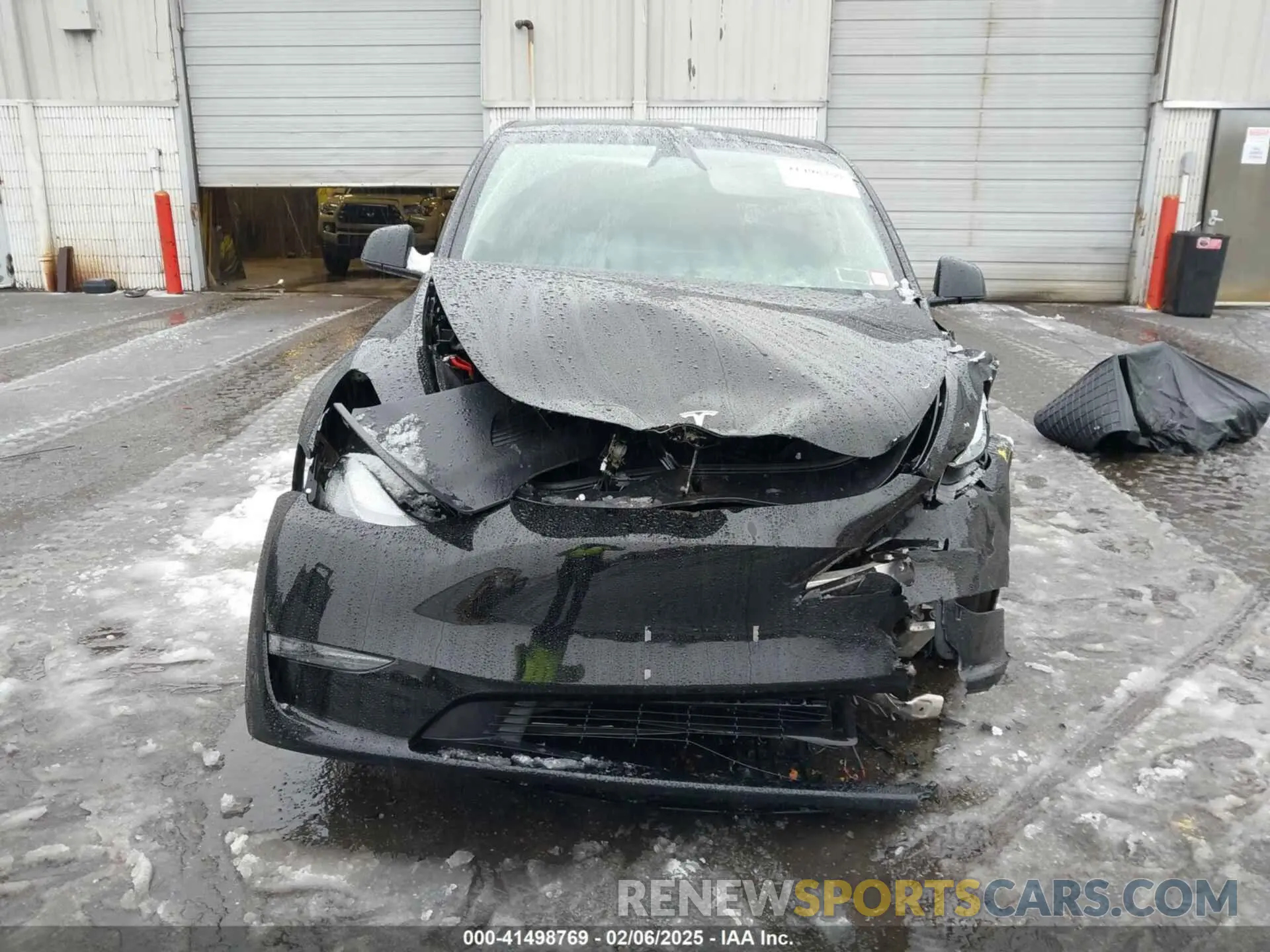 12 Photograph of a damaged car 7SAYGDEE8PA183301 TESLA MODEL Y 2023