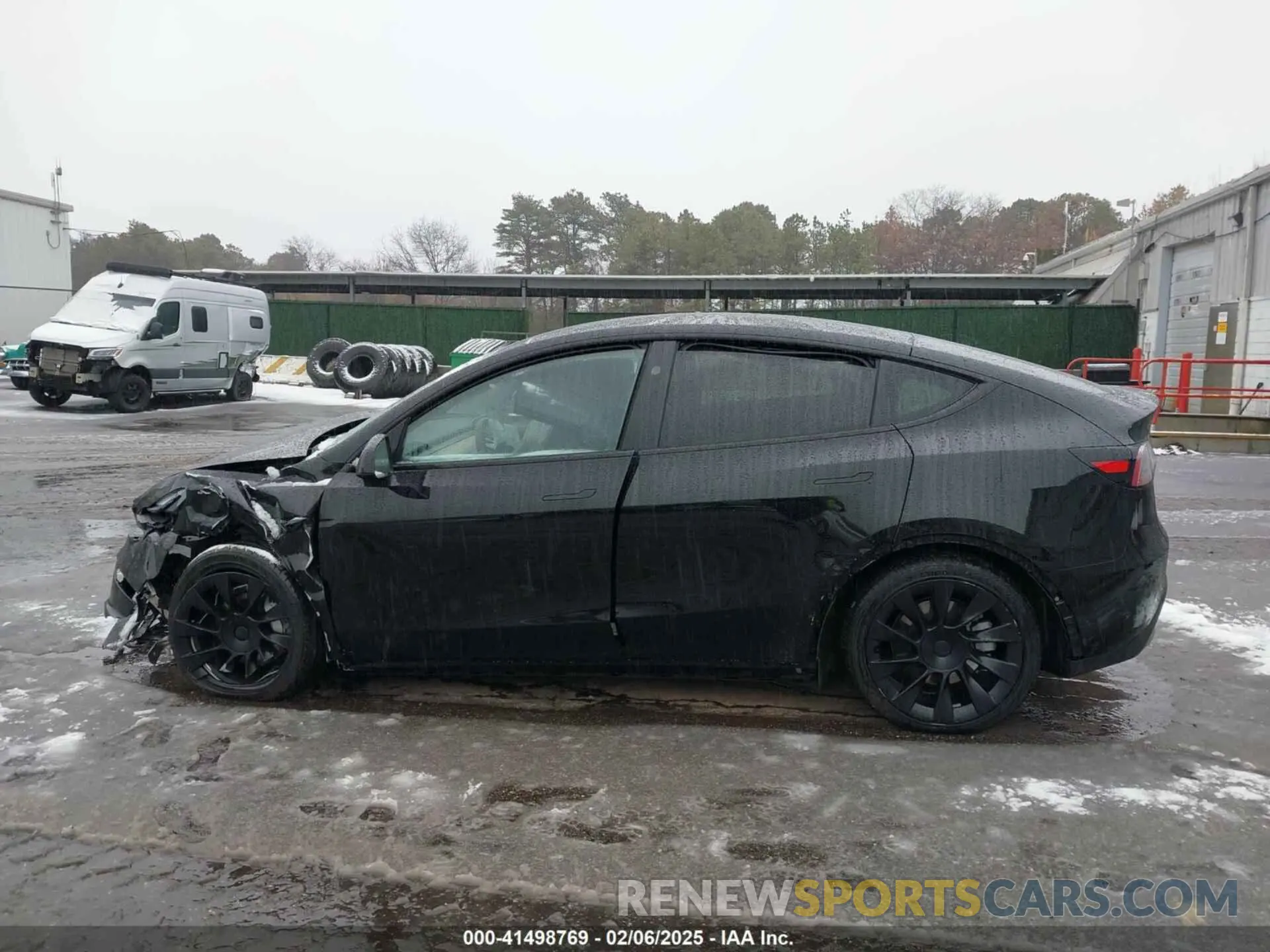 14 Photograph of a damaged car 7SAYGDEE8PA183301 TESLA MODEL Y 2023