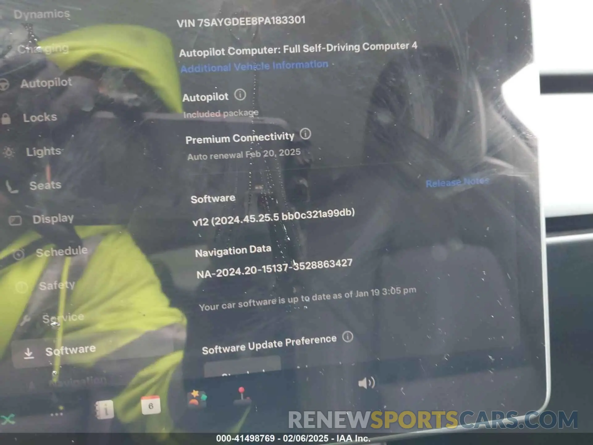 18 Photograph of a damaged car 7SAYGDEE8PA183301 TESLA MODEL Y 2023