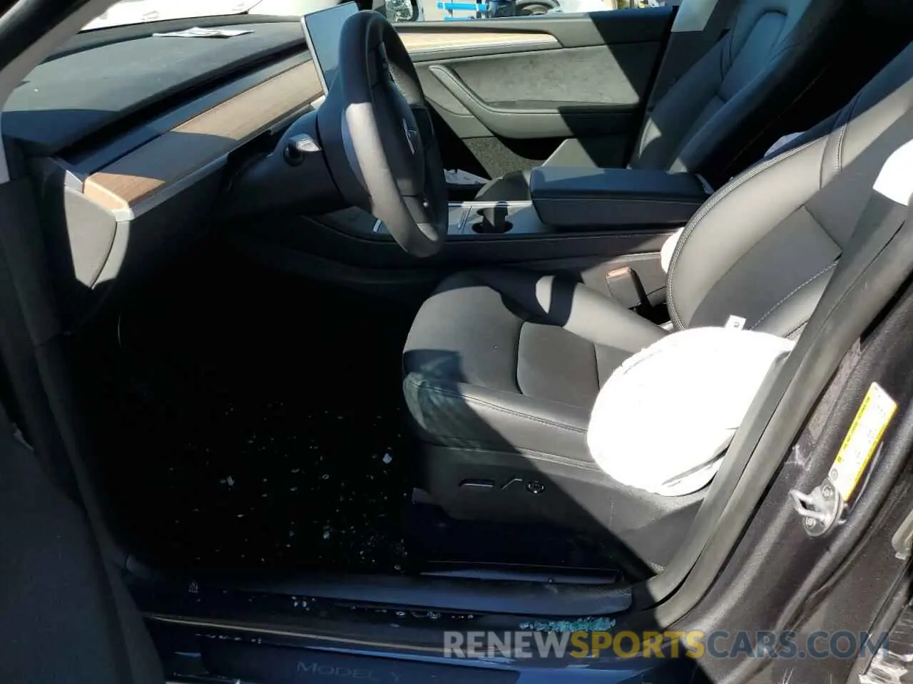 7 Photograph of a damaged car 7SAYGDEE8PA184545 TESLA MODEL Y 2023
