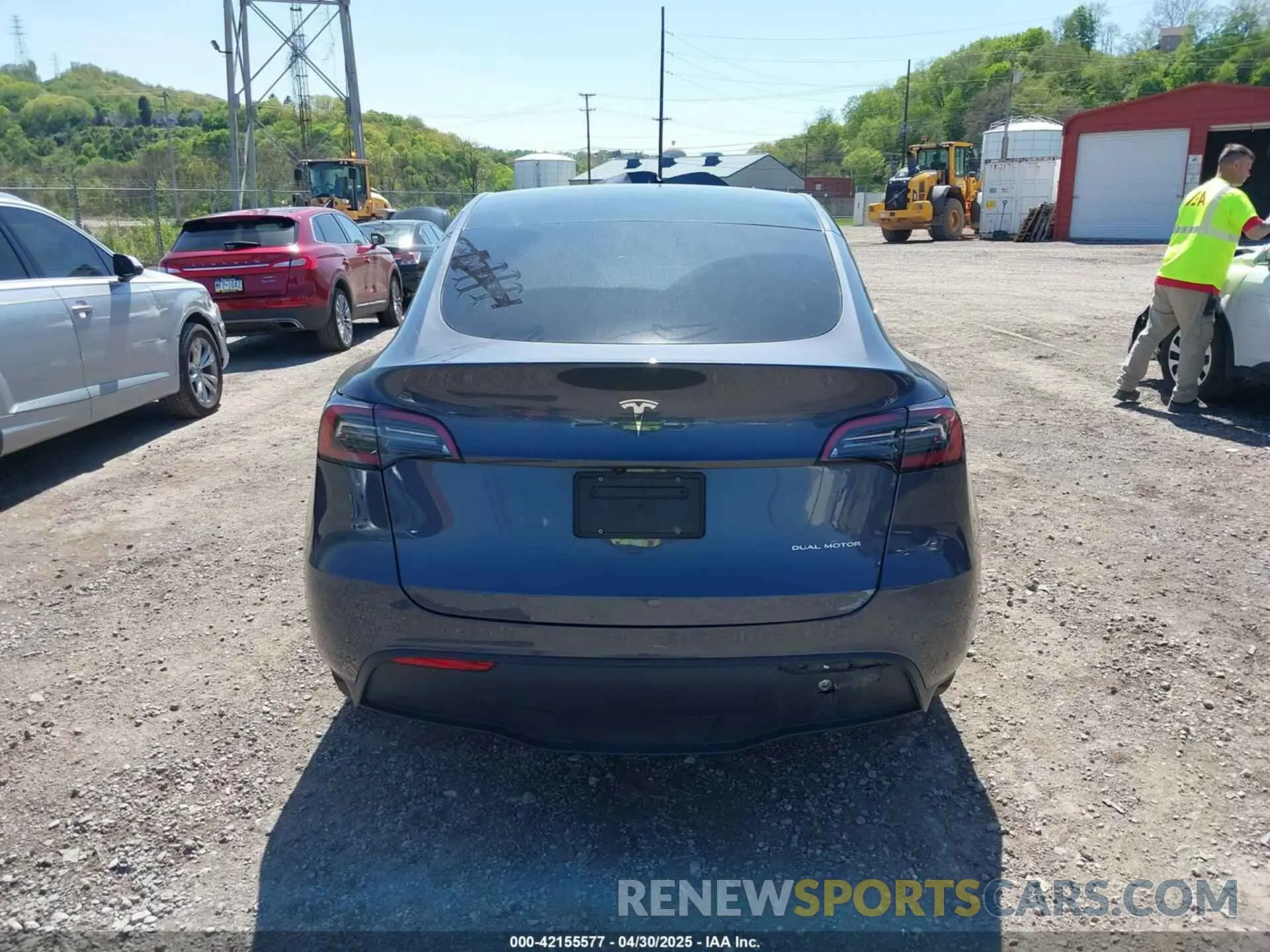 17 Photograph of a damaged car 7SAYGDEE8PA191415 TESLA MODEL Y 2023