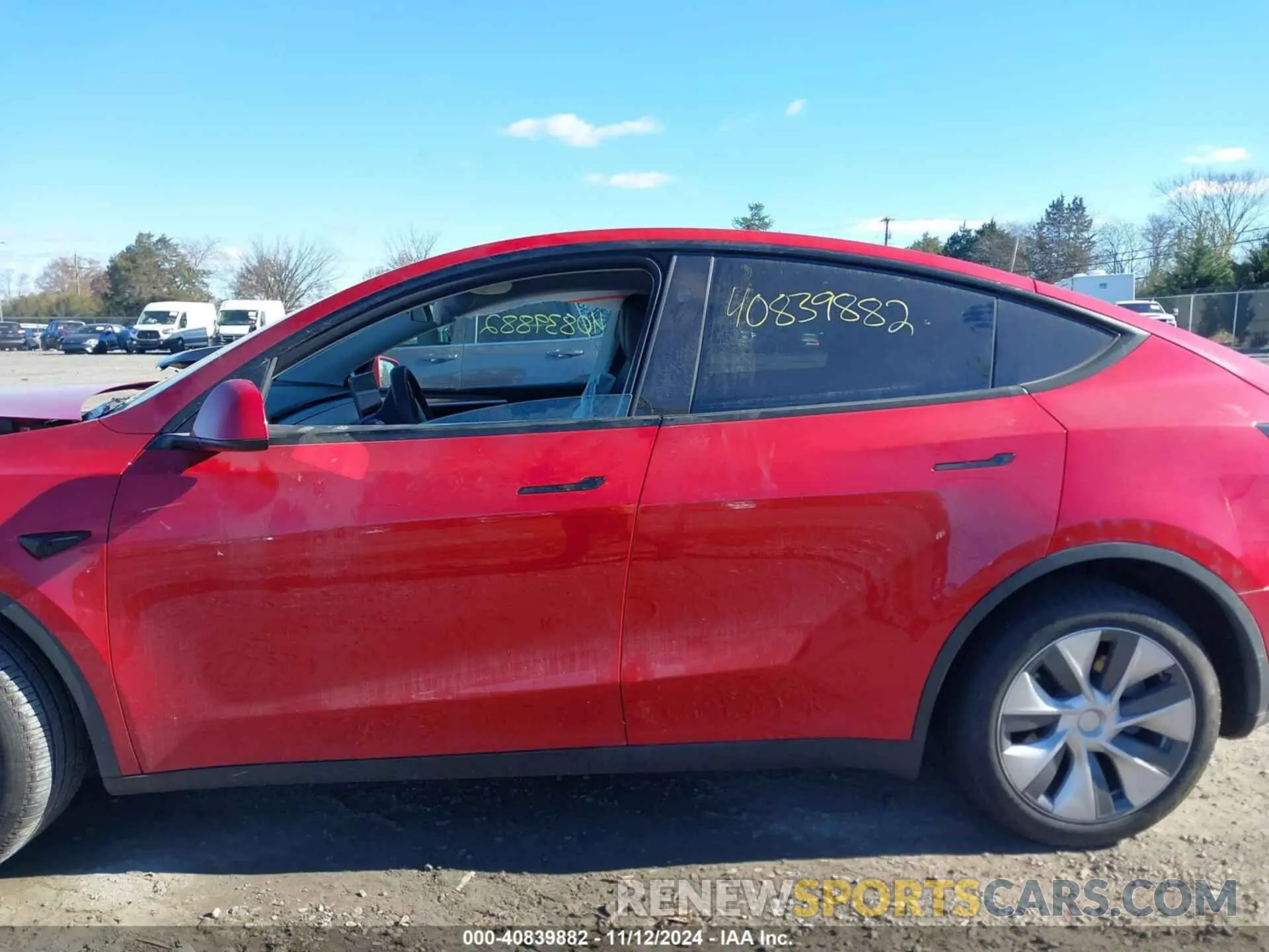 13 Photograph of a damaged car 7SAYGDEE8PA211081 TESLA MODEL Y 2023