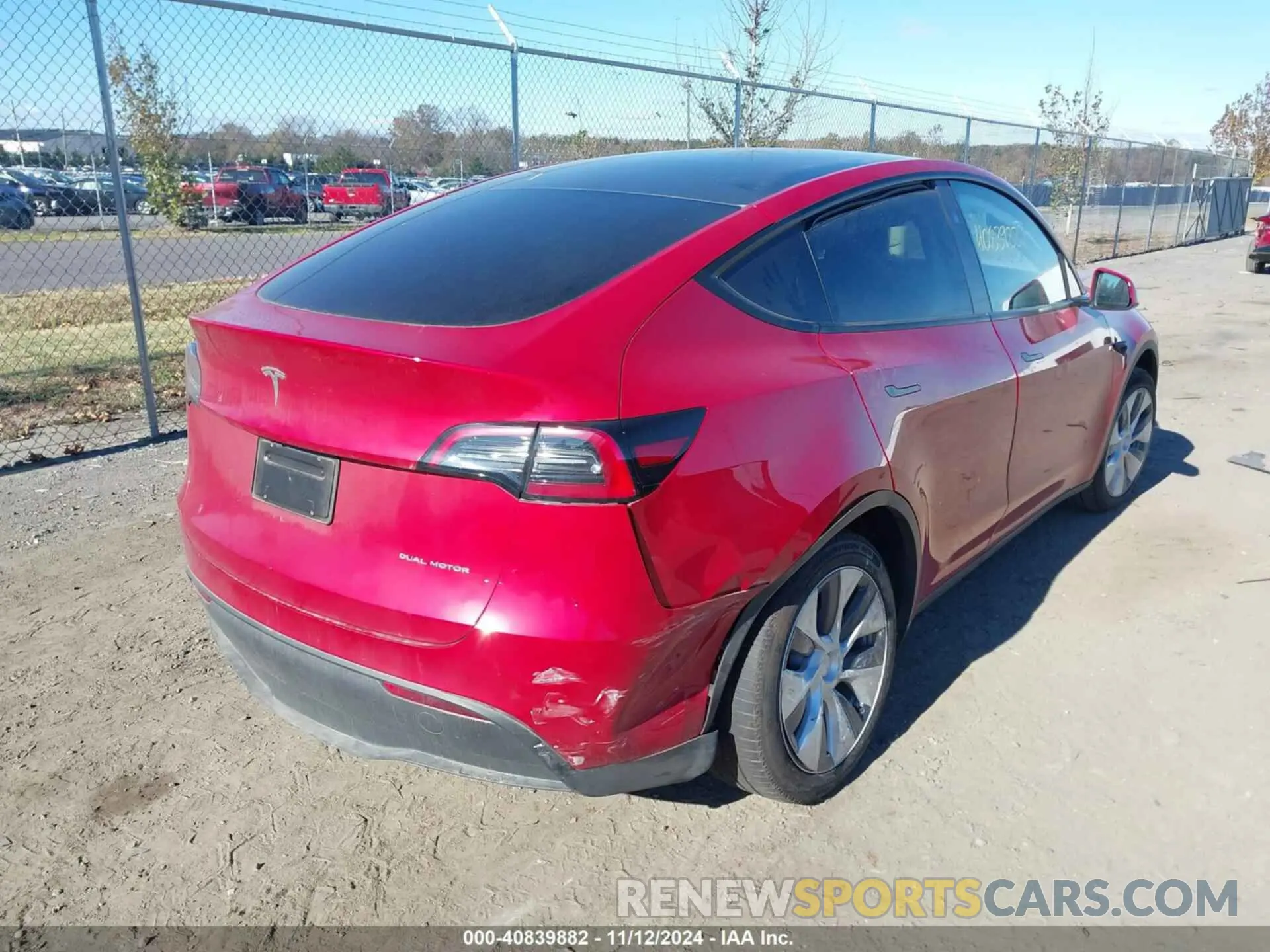 4 Photograph of a damaged car 7SAYGDEE8PA211081 TESLA MODEL Y 2023