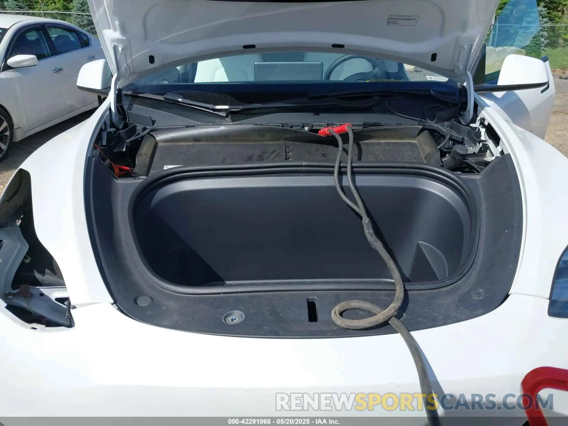 10 Photograph of a damaged car 7SAYGDEE8PF591817 TESLA MODEL Y 2023