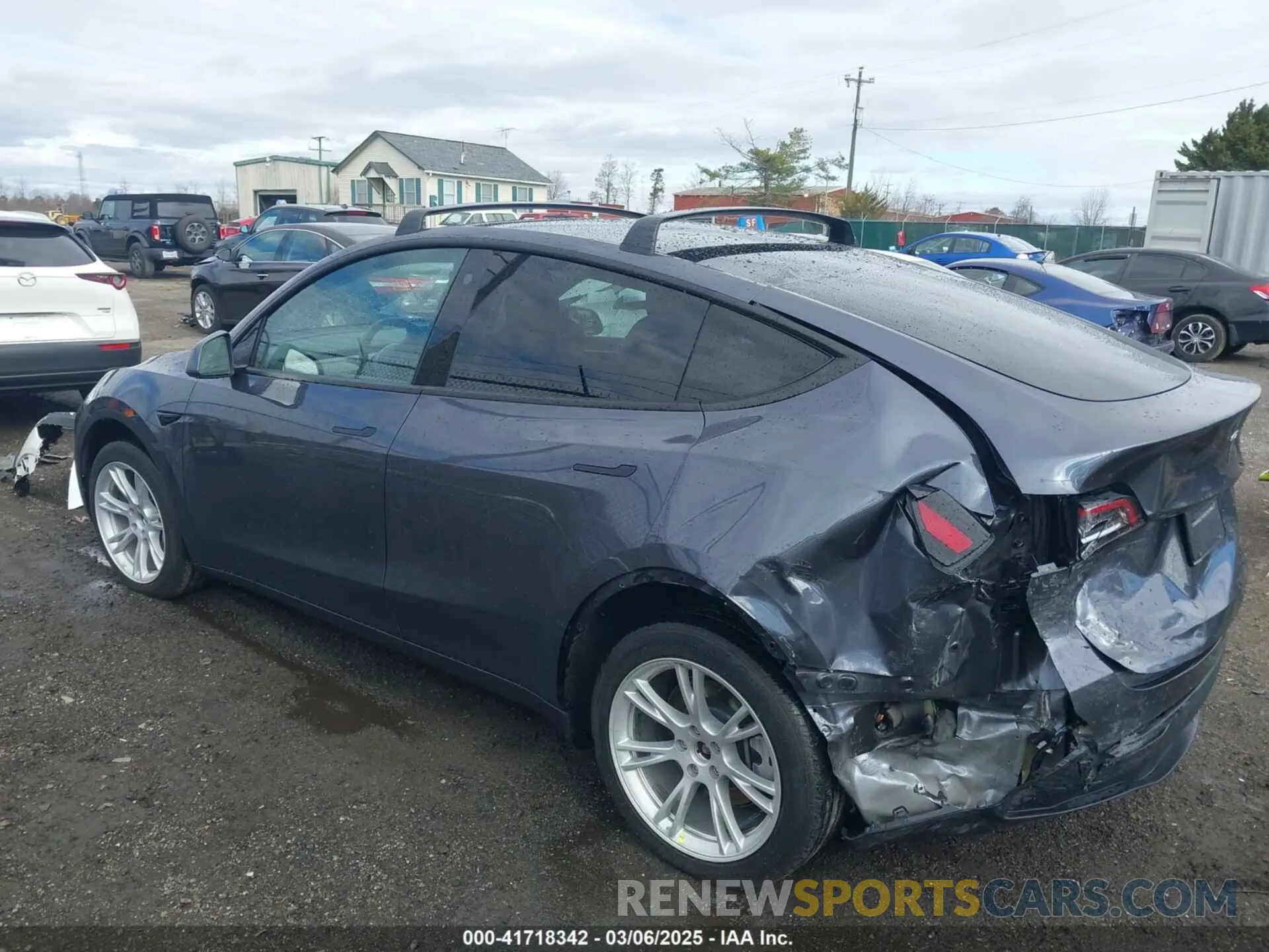 3 Photograph of a damaged car 7SAYGDEE8PF599254 TESLA MODEL Y 2023