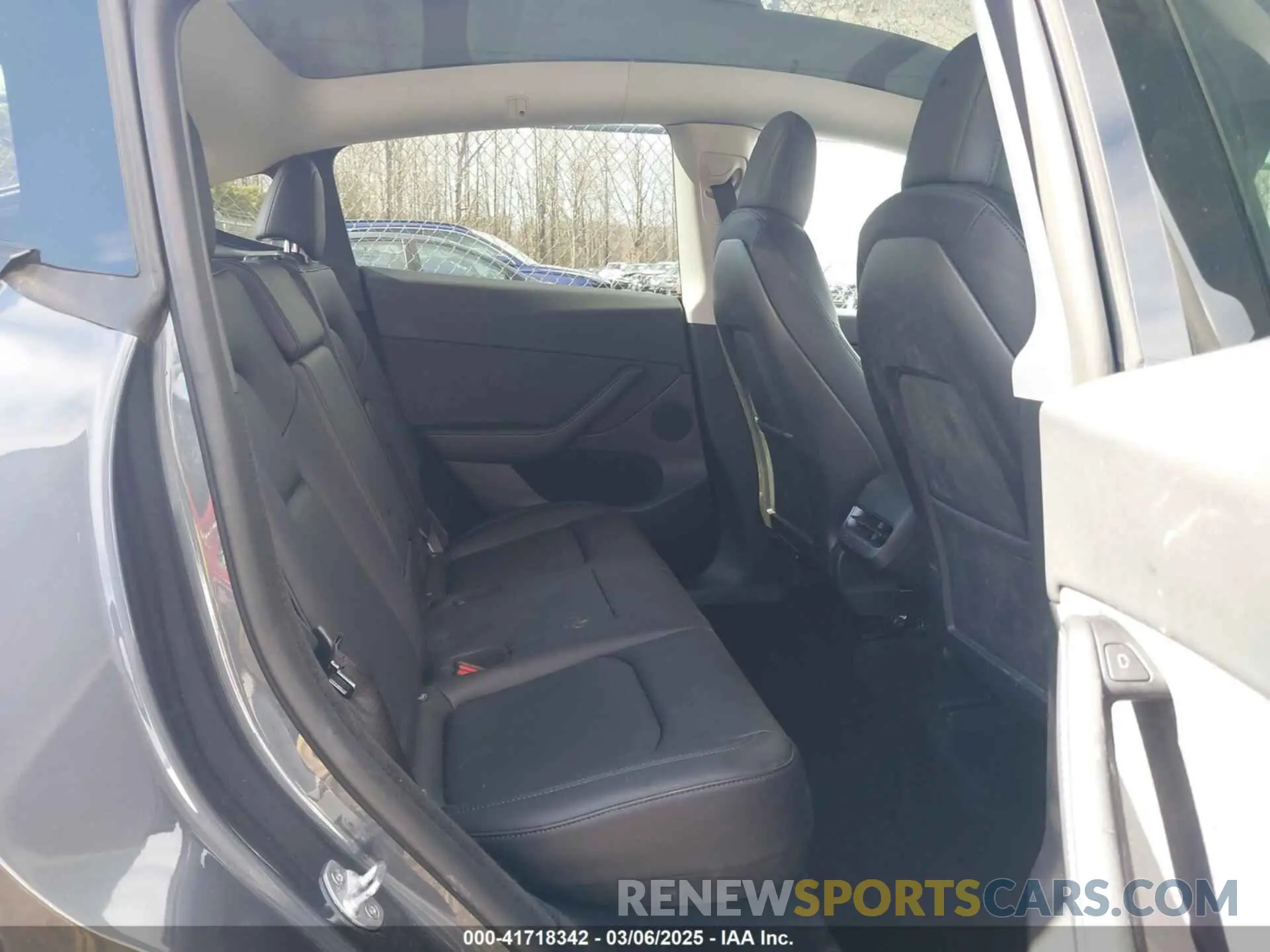 8 Photograph of a damaged car 7SAYGDEE8PF599254 TESLA MODEL Y 2023