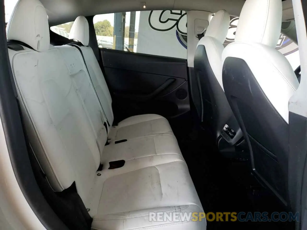 10 Photograph of a damaged car 7SAYGDEE8PF620703 TESLA MODEL Y 2023