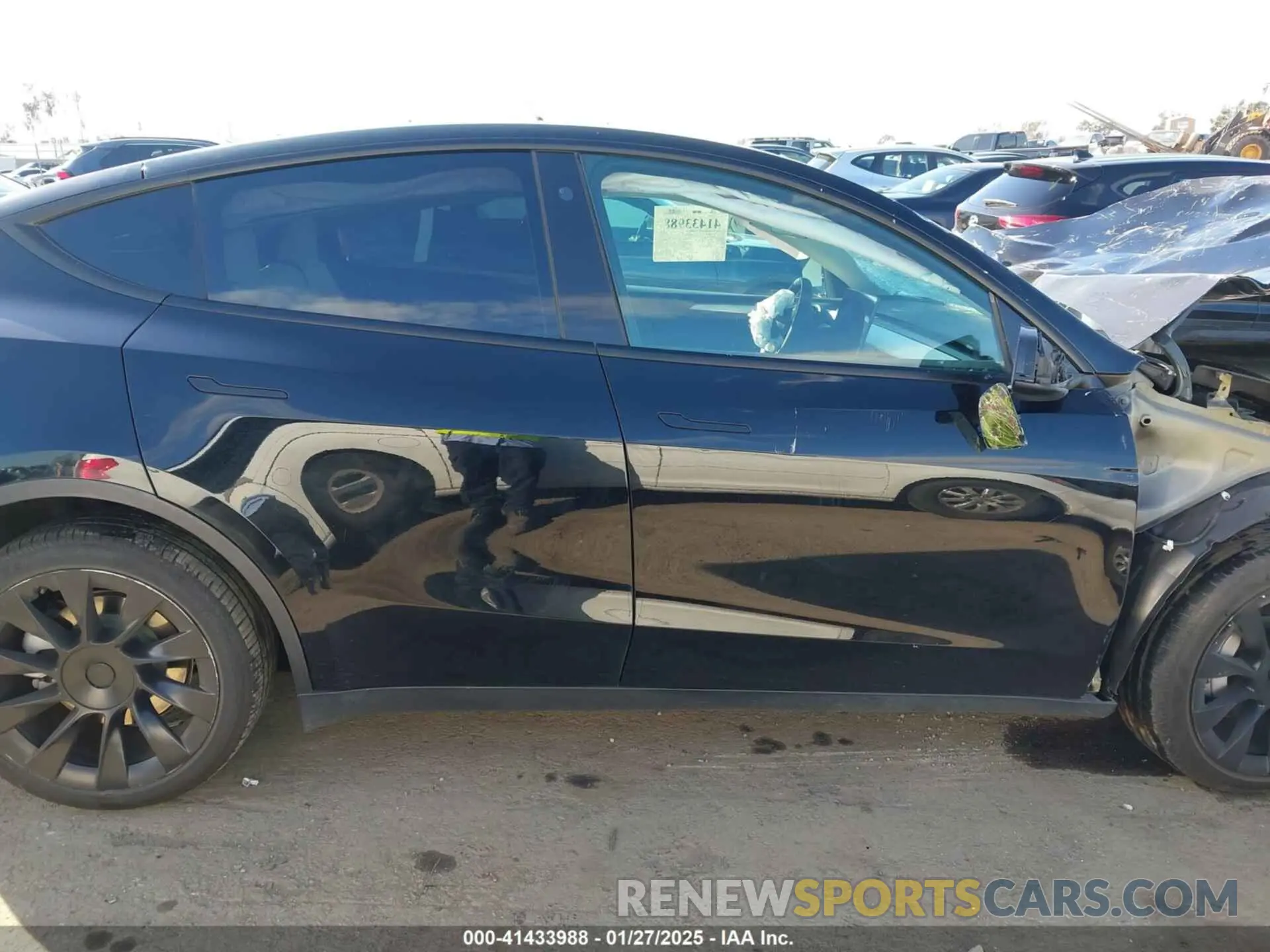 13 Photograph of a damaged car 7SAYGDEE8PF620748 TESLA MODEL Y 2023