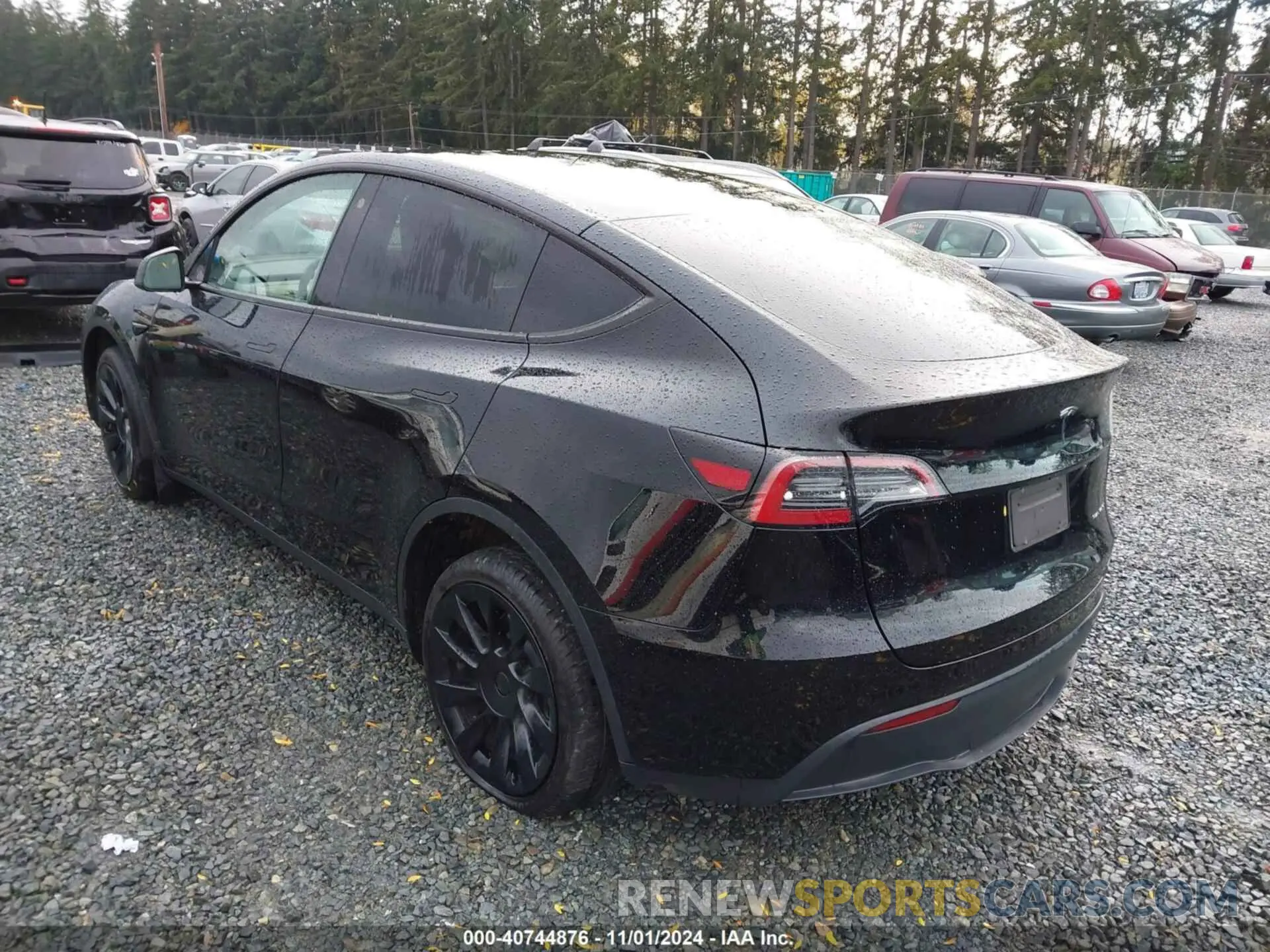 3 Photograph of a damaged car 7SAYGDEE8PF690380 TESLA MODEL Y 2023