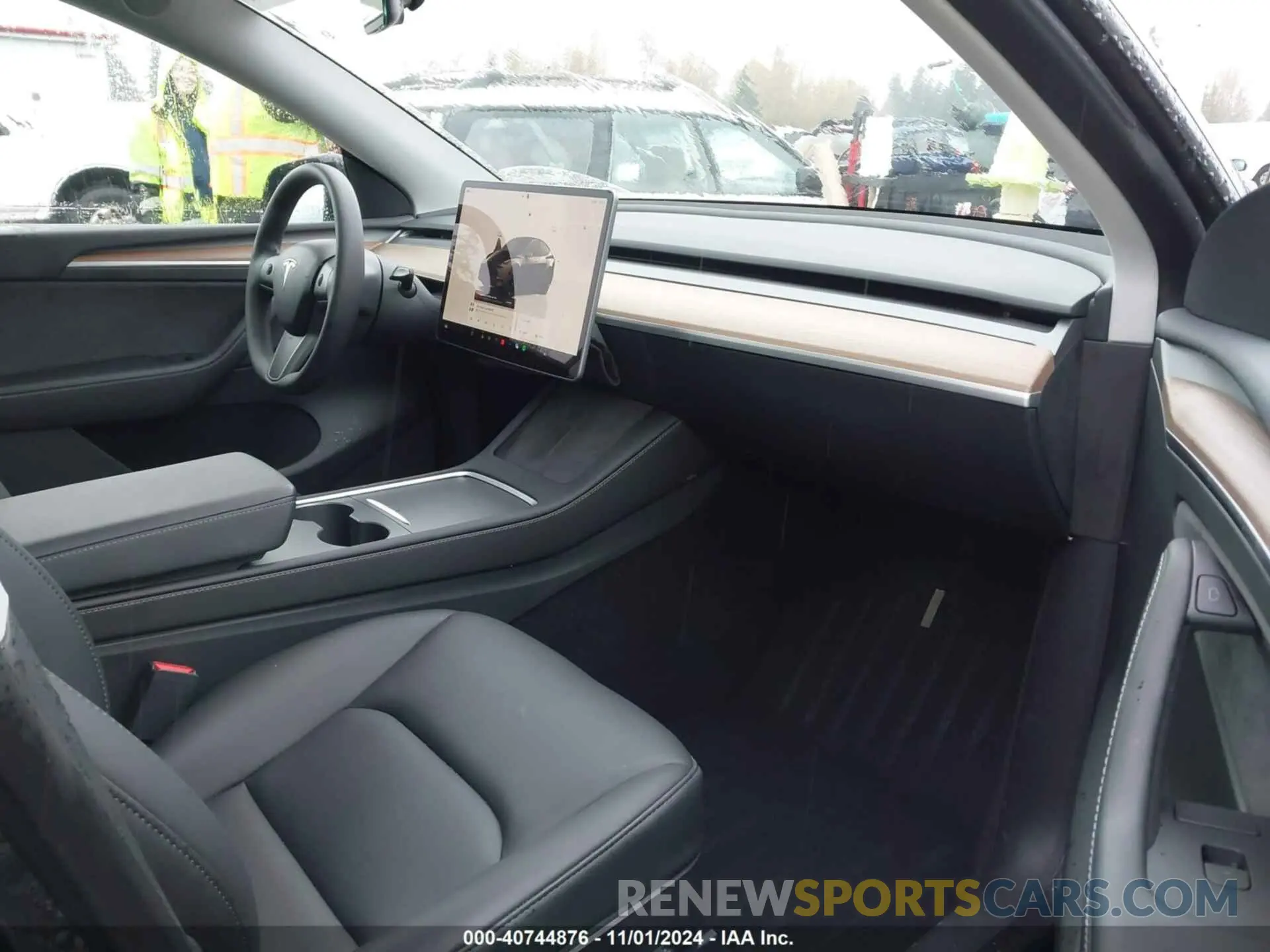 5 Photograph of a damaged car 7SAYGDEE8PF690380 TESLA MODEL Y 2023