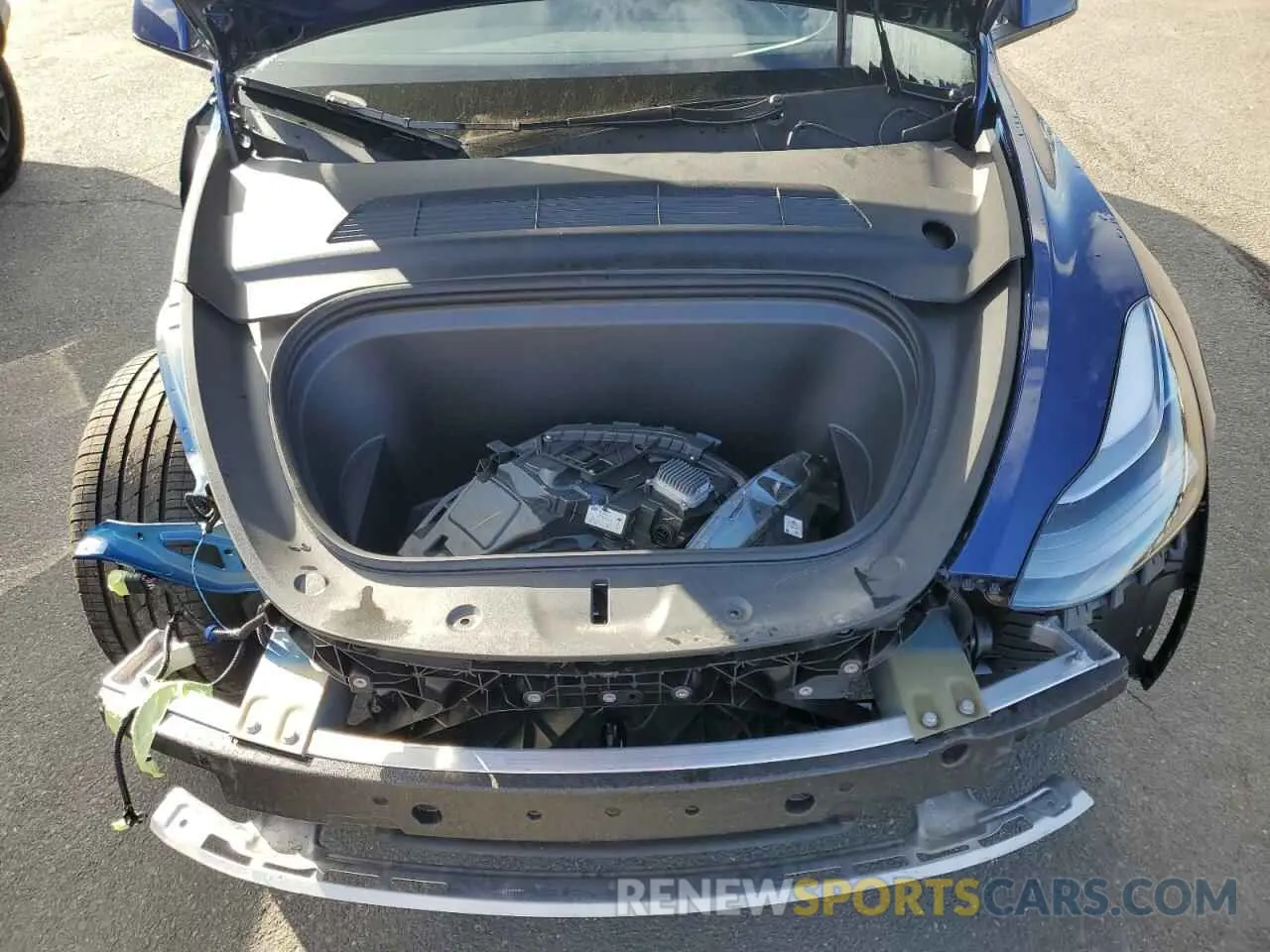 11 Photograph of a damaged car 7SAYGDEE8PF768236 TESLA MODEL Y 2023