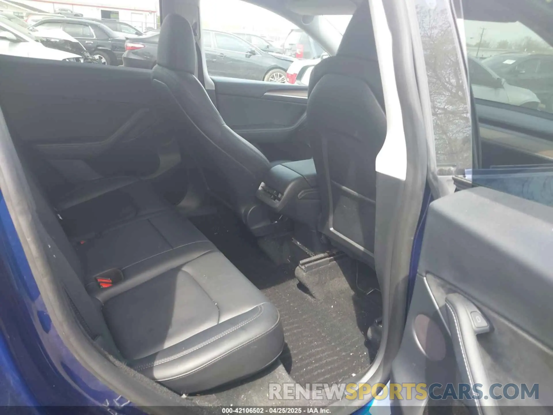 8 Photograph of a damaged car 7SAYGDEE8PF768589 TESLA MODEL Y 2023
