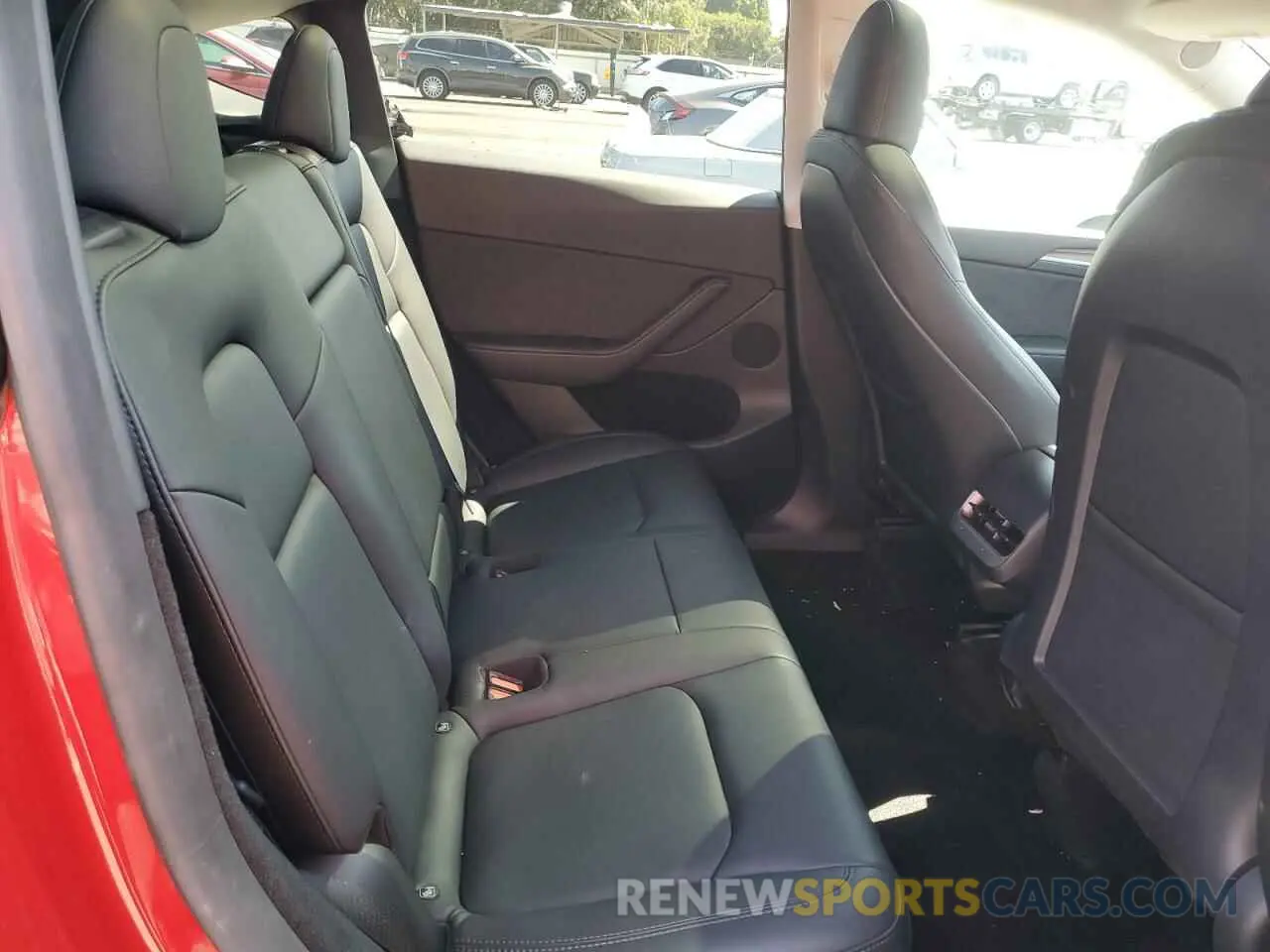10 Photograph of a damaged car 7SAYGDEE8PF827740 TESLA MODEL Y 2023