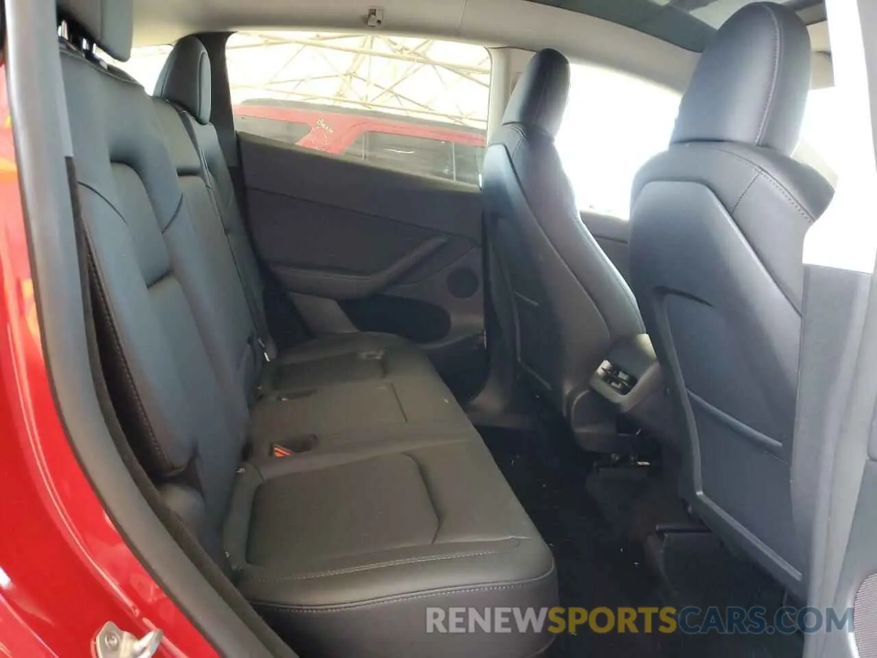 10 Photograph of a damaged car 7SAYGDEE8PF833926 TESLA MODEL Y 2023