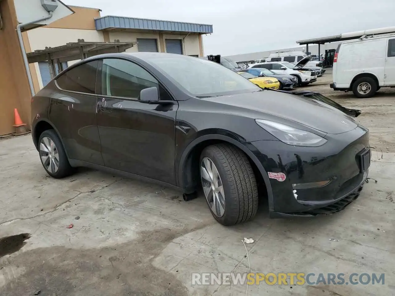 4 Photograph of a damaged car 7SAYGDEE8PF862827 TESLA MODEL Y 2023