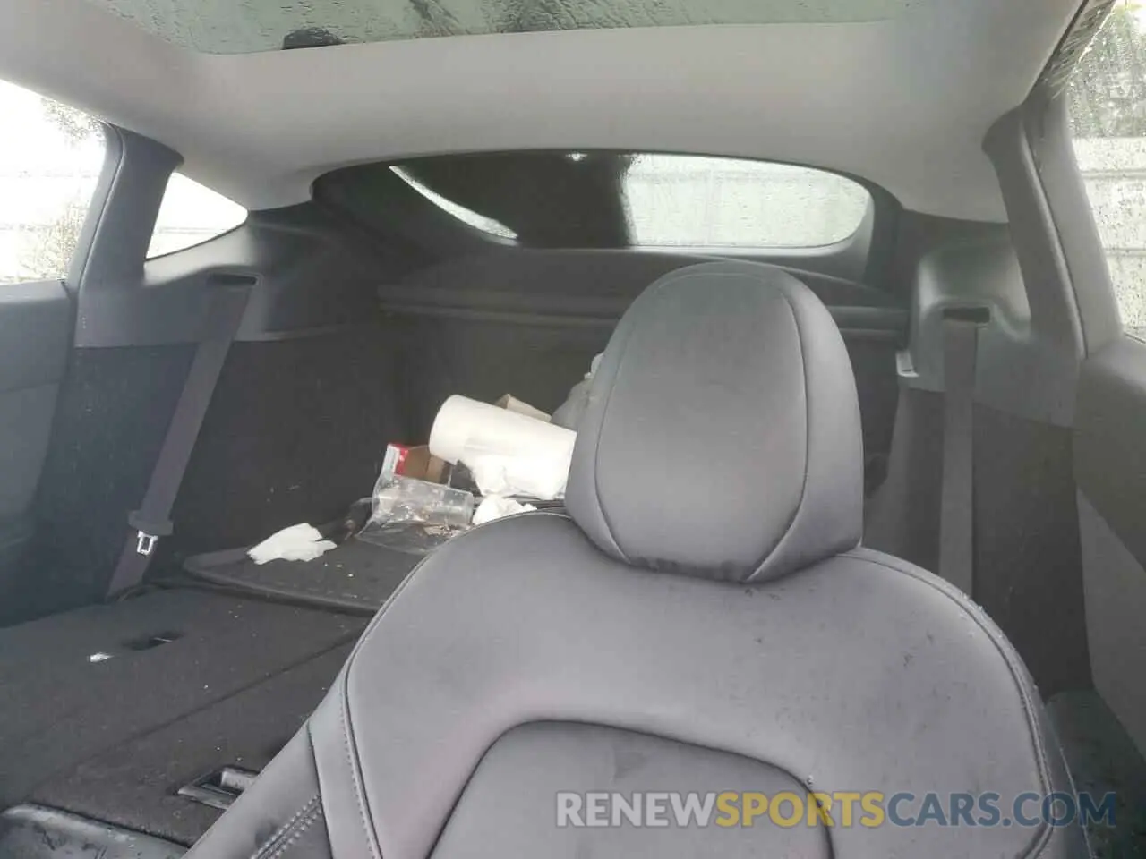 10 Photograph of a damaged car 7SAYGDEE8PF875383 TESLA MODEL Y 2023