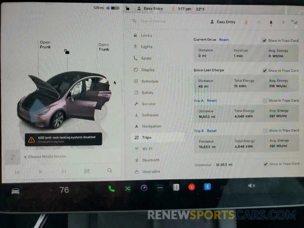 9 Photograph of a damaged car 7SAYGDEE8PF884567 TESLA MODEL Y 2023