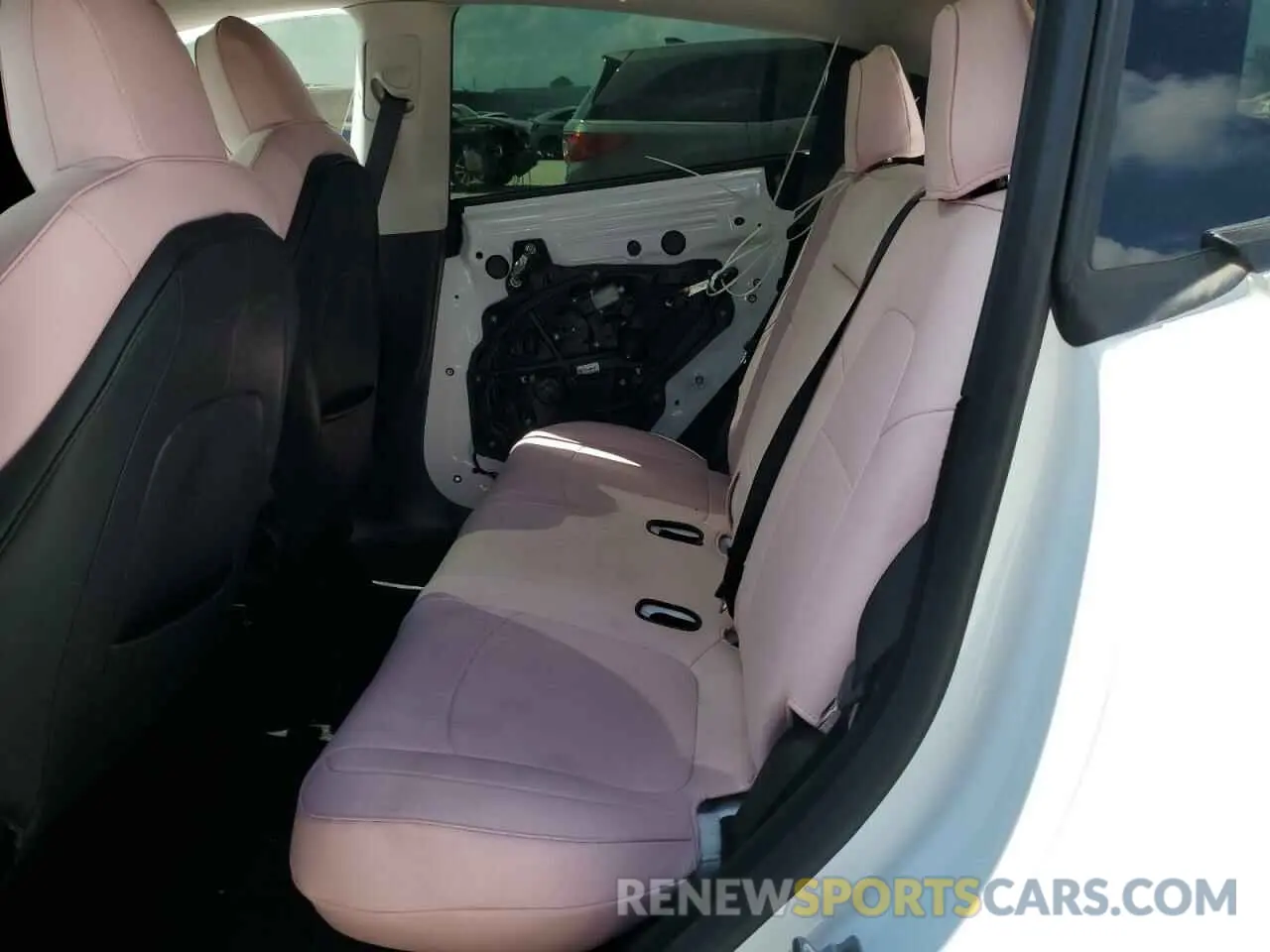 10 Photograph of a damaged car 7SAYGDEE8PF887646 TESLA MODEL Y 2023