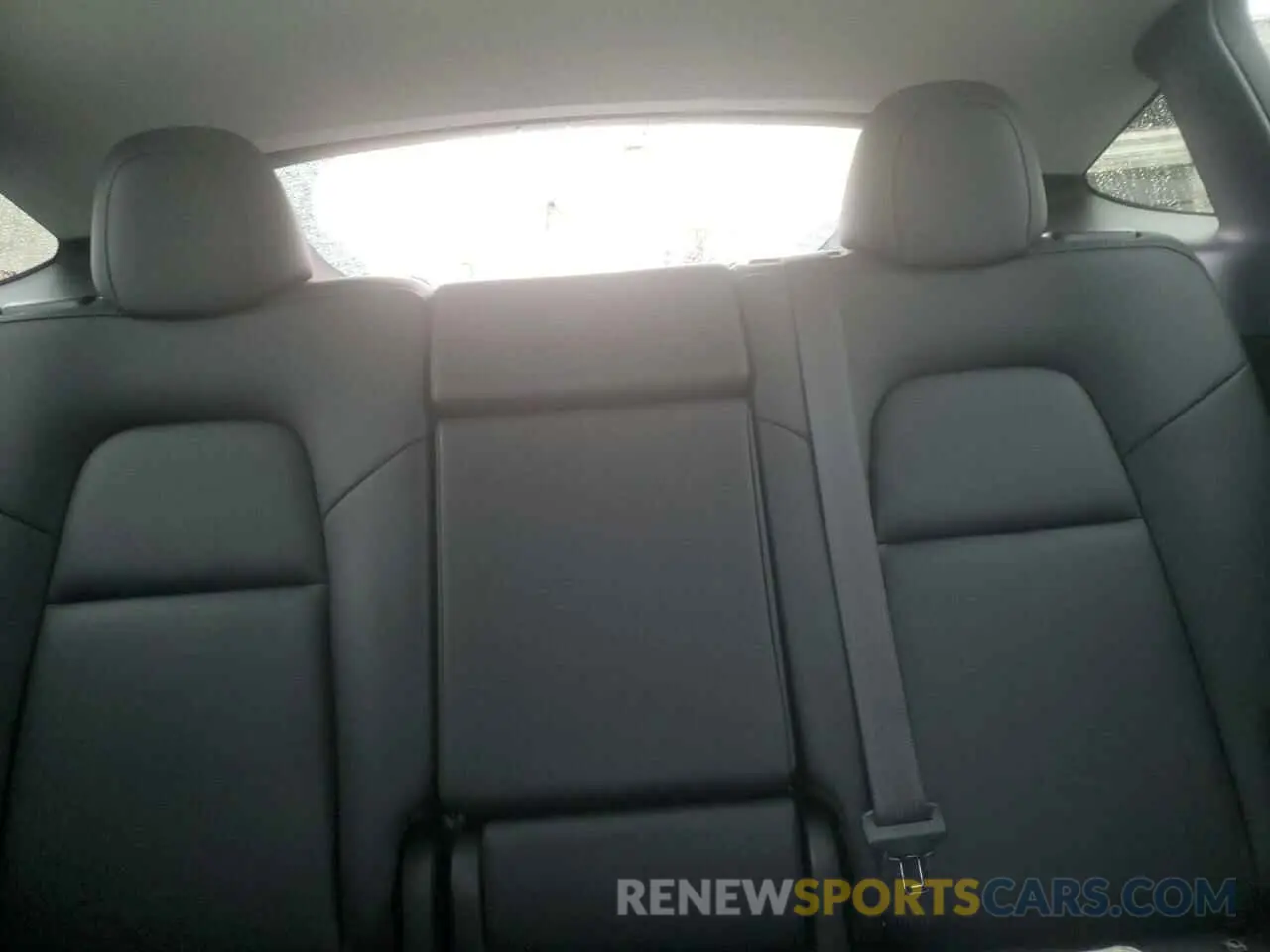 10 Photograph of a damaged car 7SAYGDEE8PF895293 TESLA MODEL Y 2023