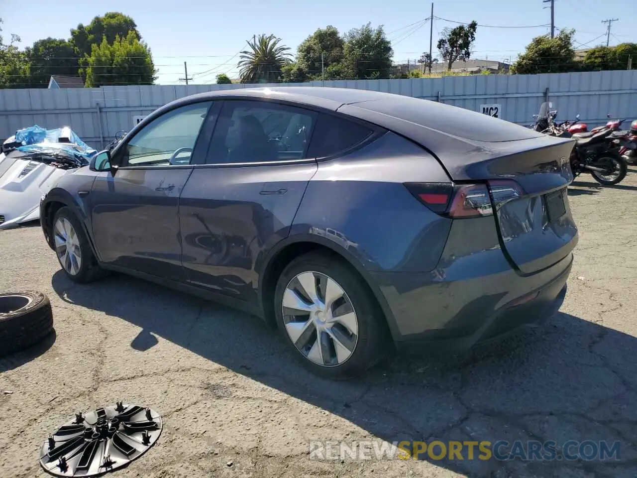 2 Photograph of a damaged car 7SAYGDEE8PF896945 TESLA MODEL Y 2023
