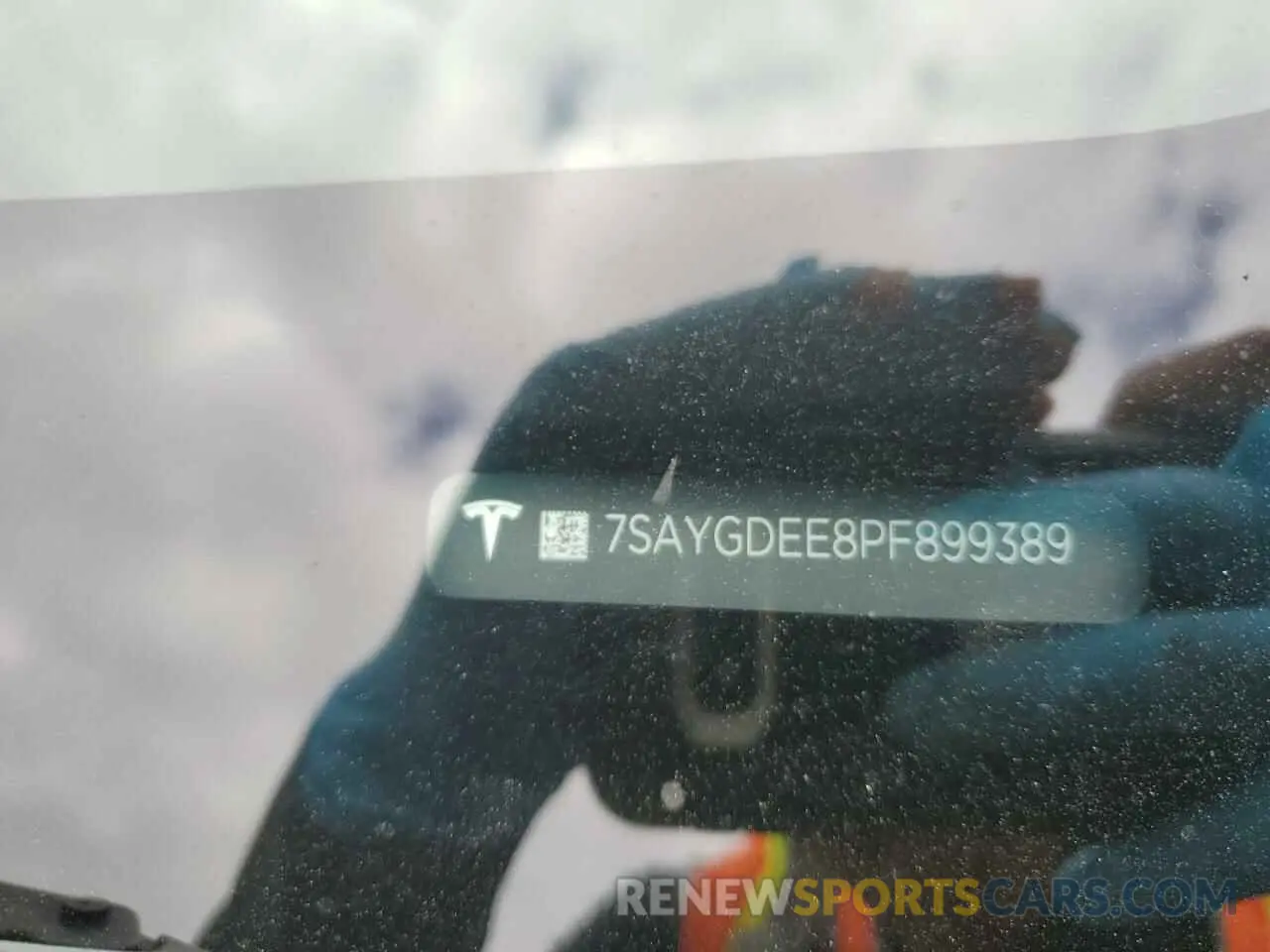 13 Photograph of a damaged car 7SAYGDEE8PF899389 TESLA MODEL Y 2023