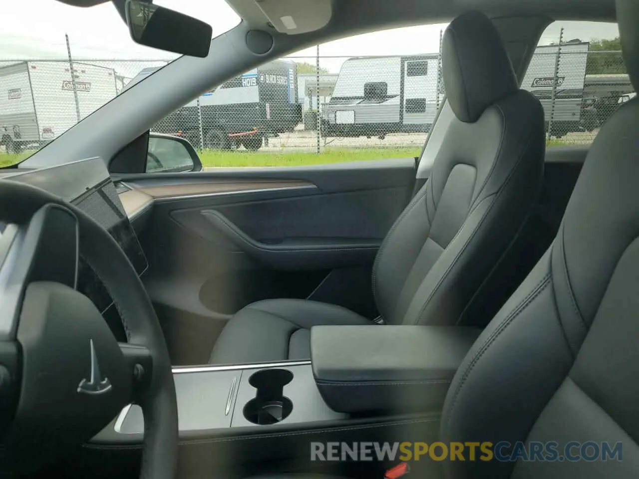 7 Photograph of a damaged car 7SAYGDEE8PF899389 TESLA MODEL Y 2023