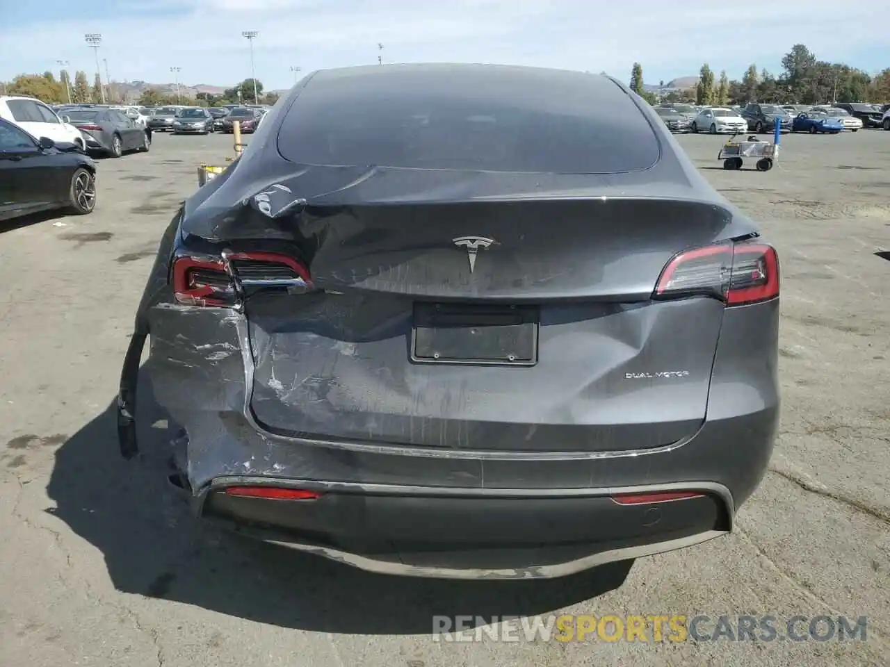 6 Photograph of a damaged car 7SAYGDEE8PF912643 TESLA MODEL Y 2023