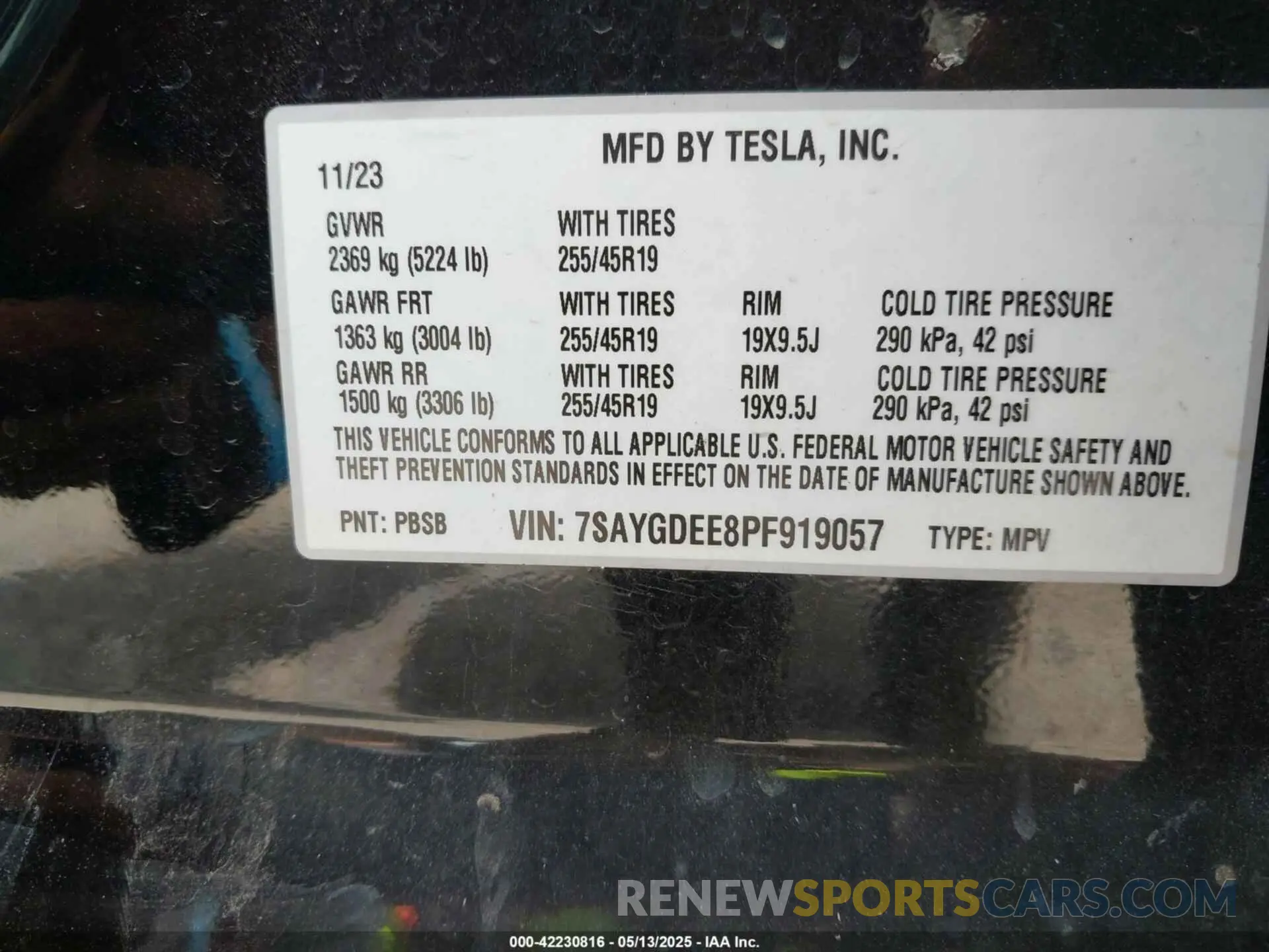 9 Photograph of a damaged car 7SAYGDEE8PF919057 TESLA MODEL Y 2023