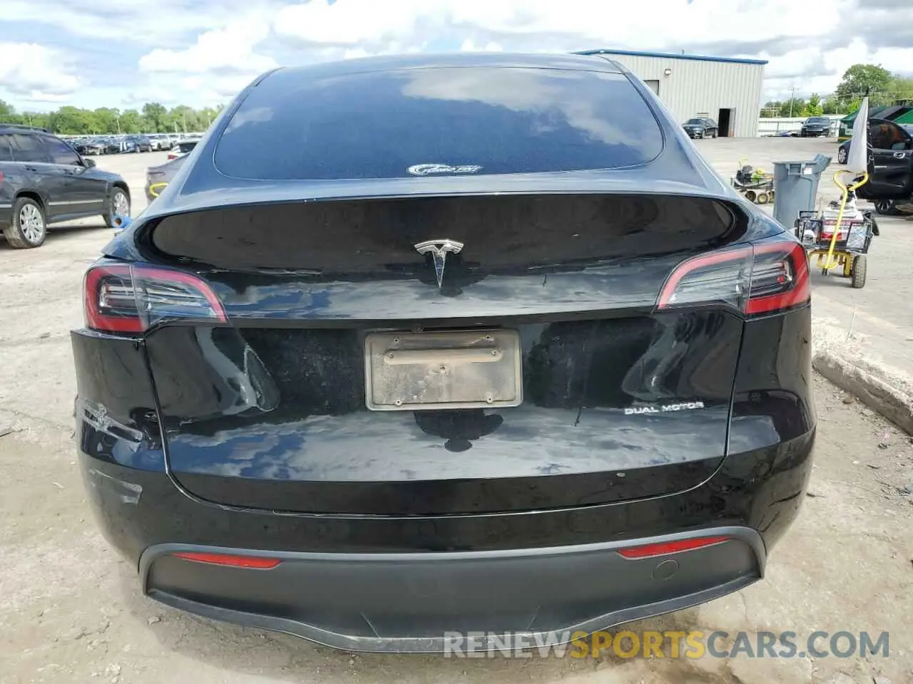 6 Photograph of a damaged car 7SAYGDEE9PA025940 TESLA MODEL Y 2023