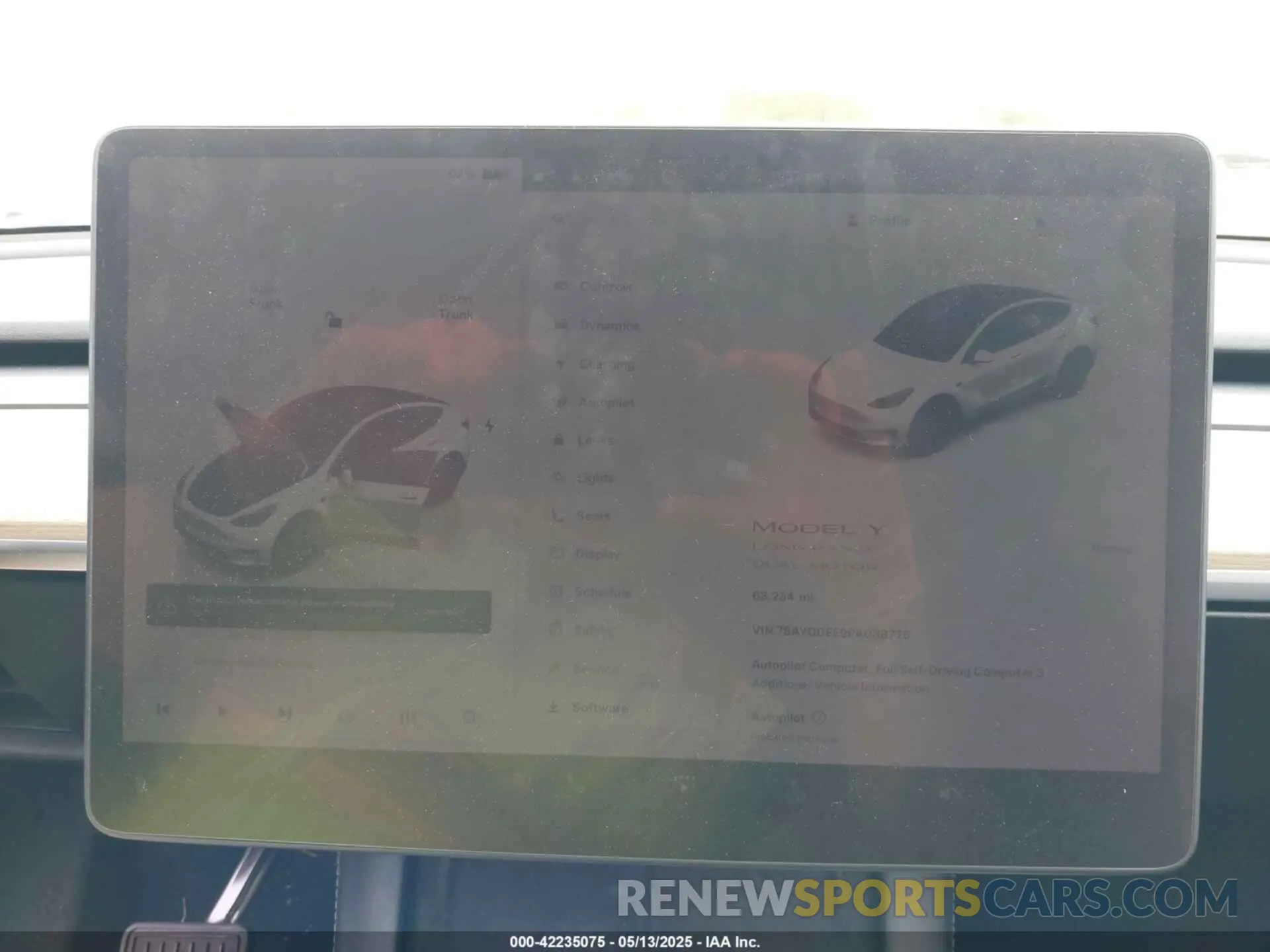 17 Photograph of a damaged car 7SAYGDEE9PA038770 TESLA MODEL Y 2023
