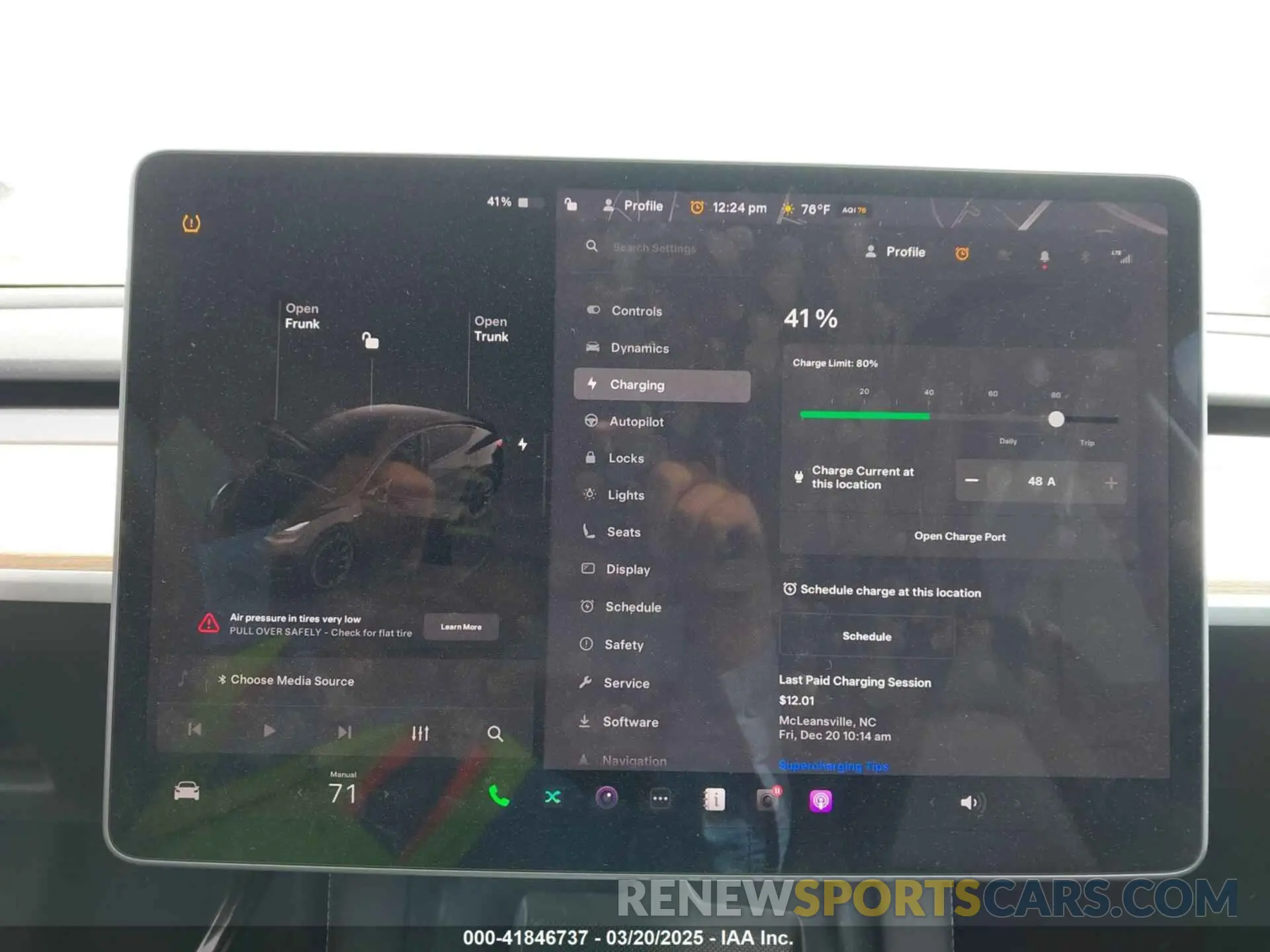 17 Photograph of a damaged car 7SAYGDEE9PA051535 TESLA MODEL Y 2023
