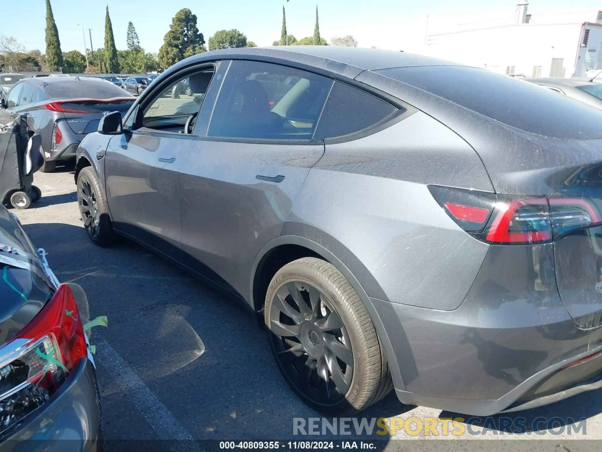 14 Photograph of a damaged car 7SAYGDEE9PA055942 TESLA MODEL Y 2023