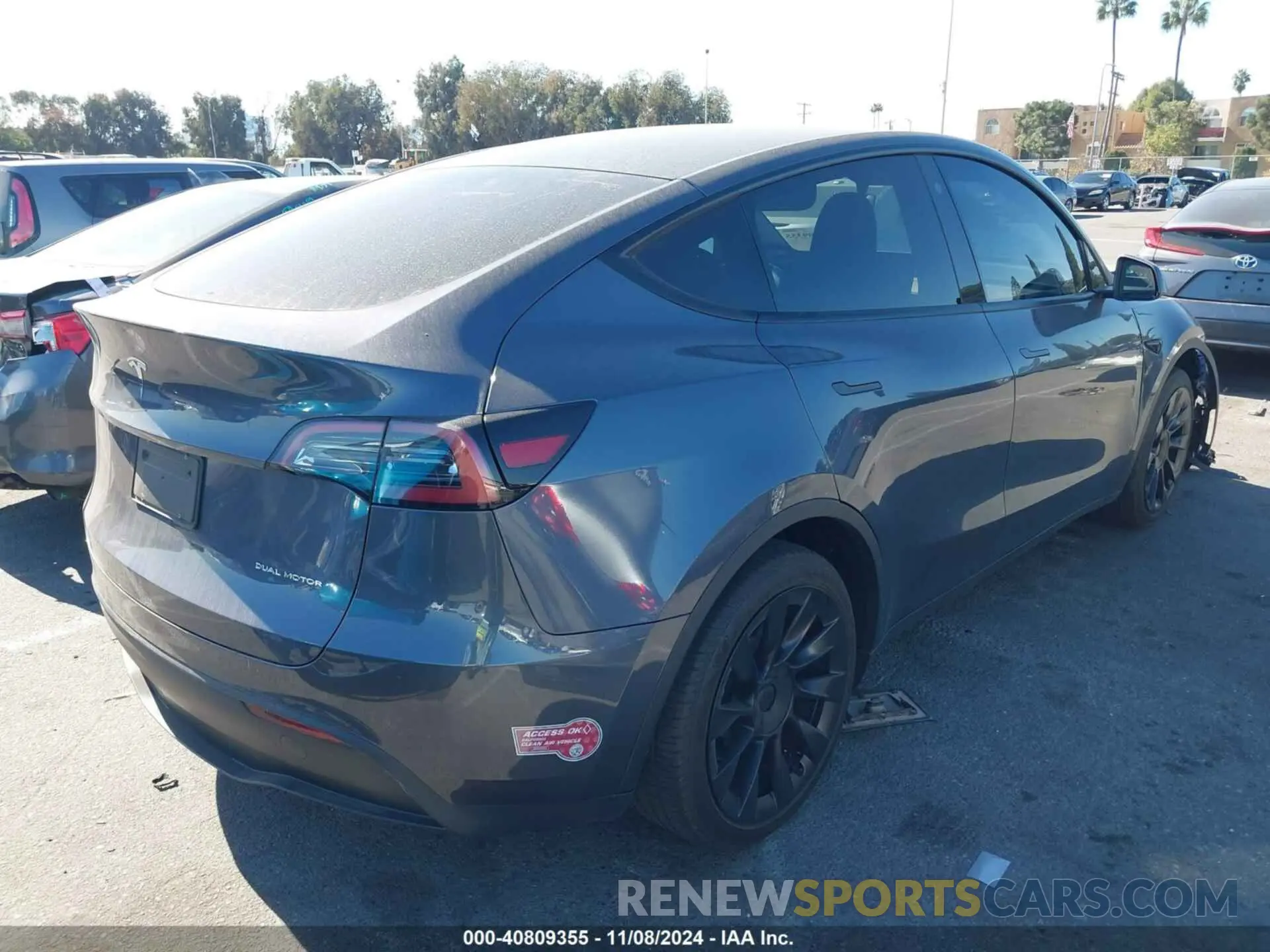 4 Photograph of a damaged car 7SAYGDEE9PA055942 TESLA MODEL Y 2023