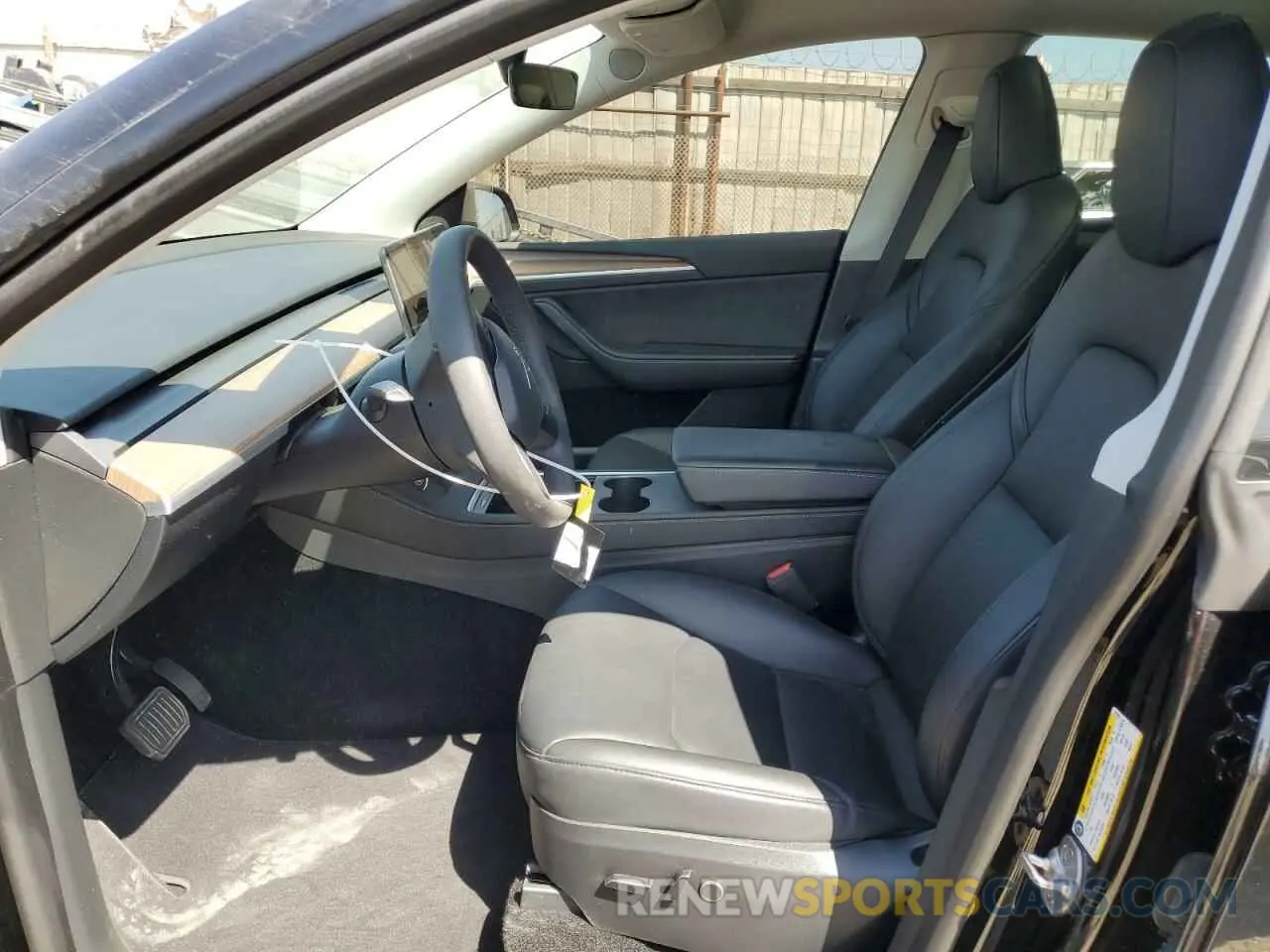 7 Photograph of a damaged car 7SAYGDEE9PA073857 TESLA MODEL Y 2023