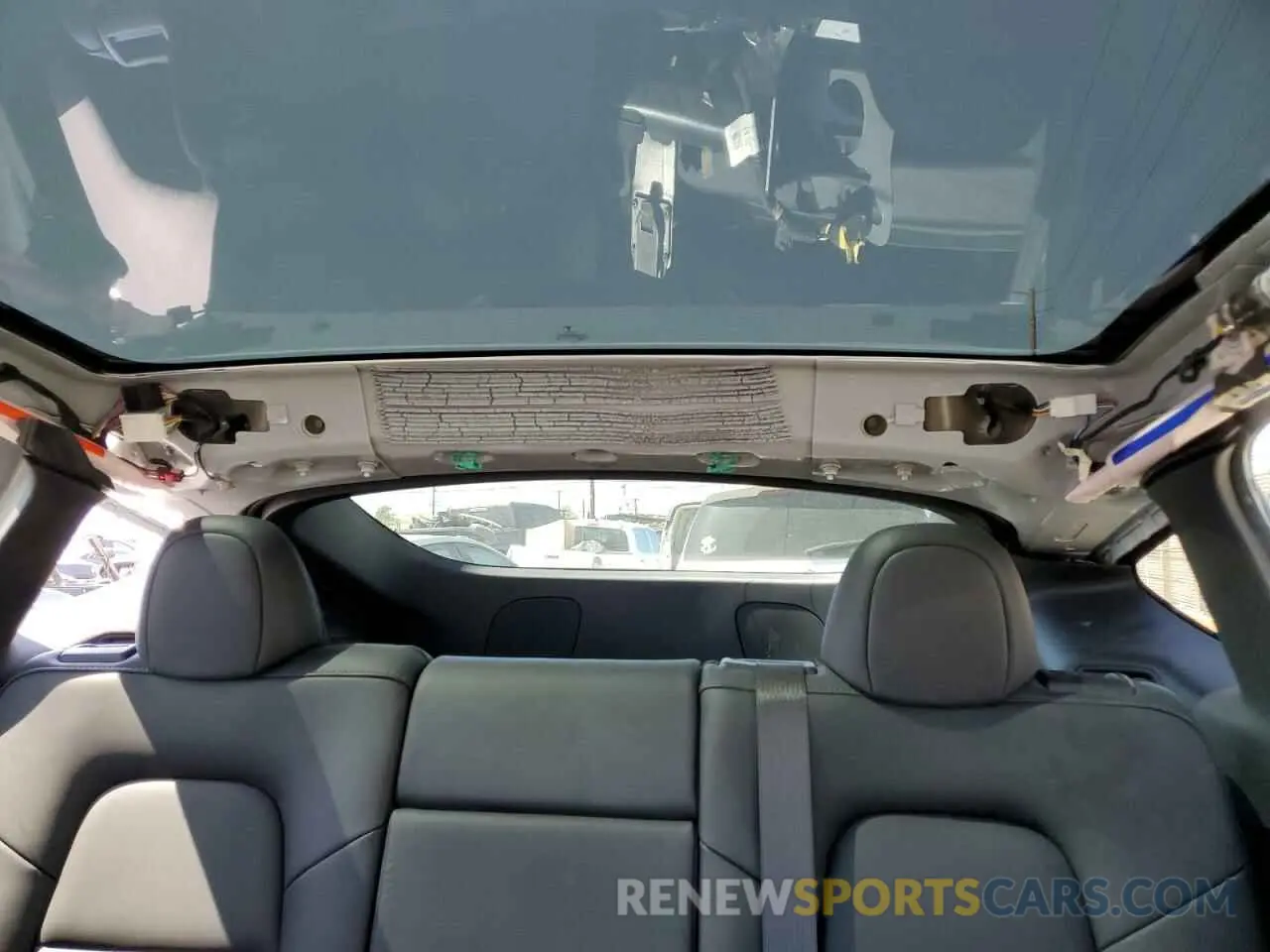 10 Photograph of a damaged car 7SAYGDEE9PA076290 TESLA MODEL Y 2023