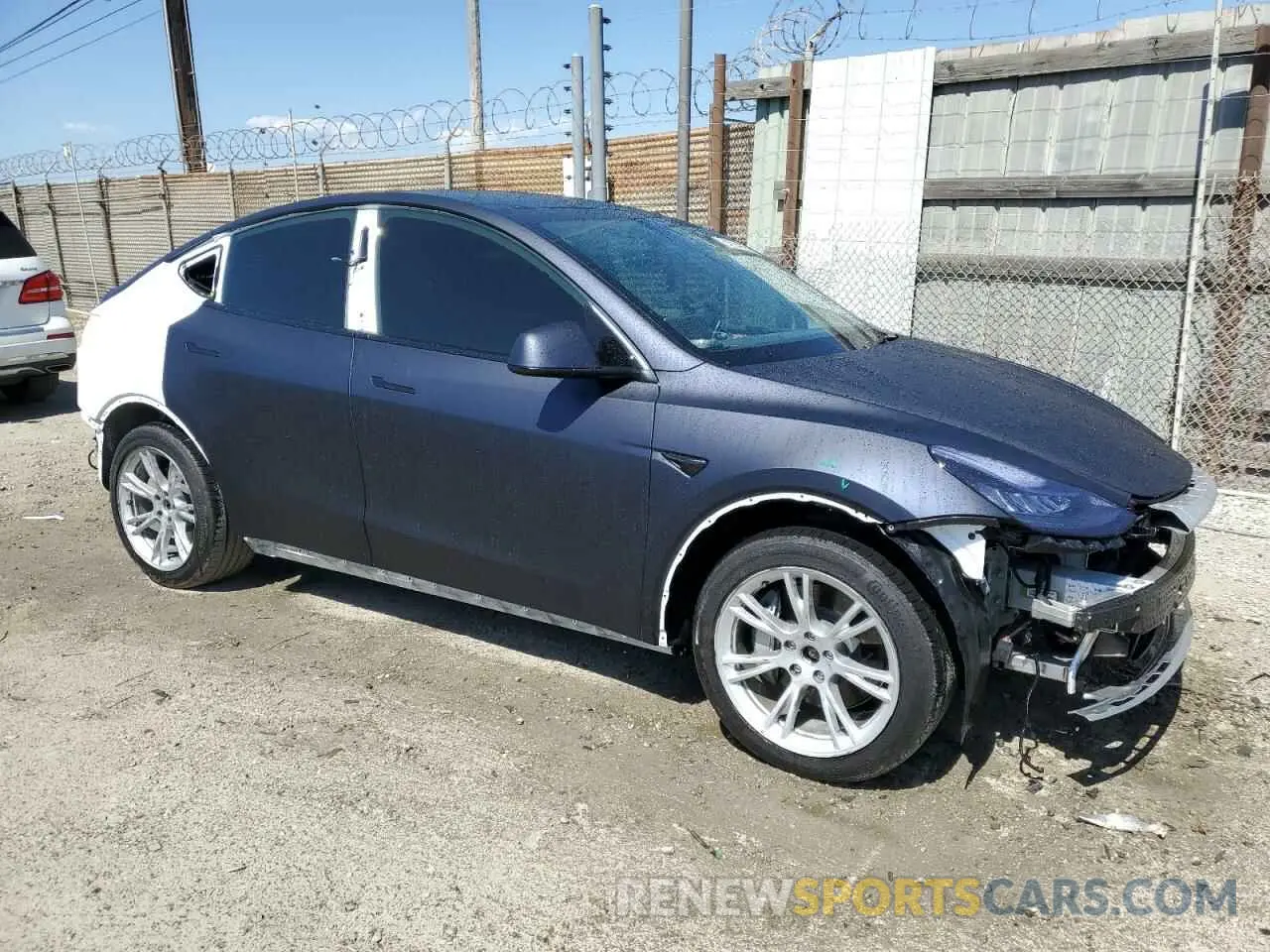 4 Photograph of a damaged car 7SAYGDEE9PA076290 TESLA MODEL Y 2023