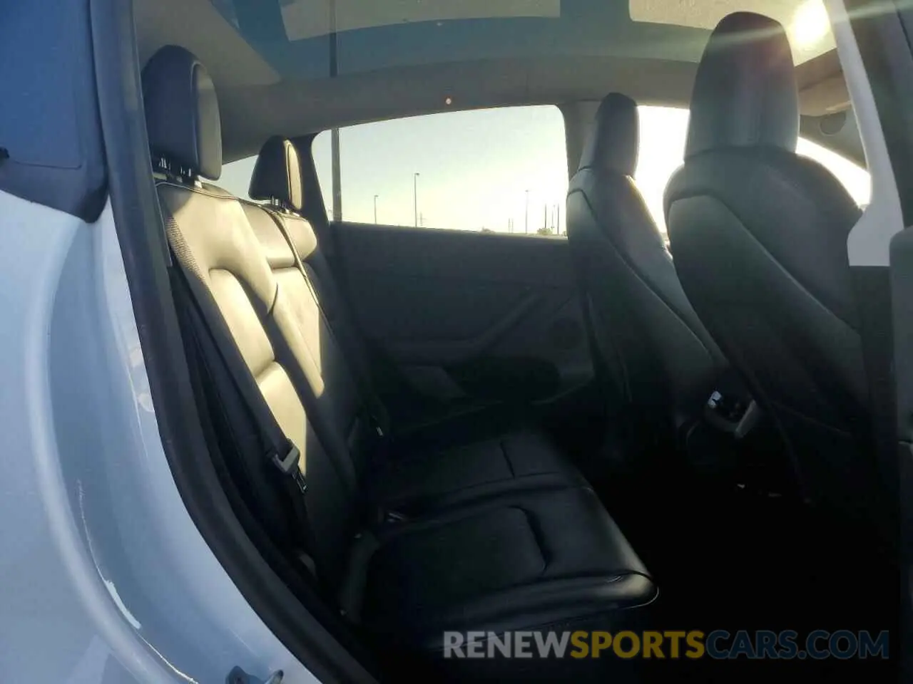 10 Photograph of a damaged car 7SAYGDEE9PA099715 TESLA MODEL Y 2023