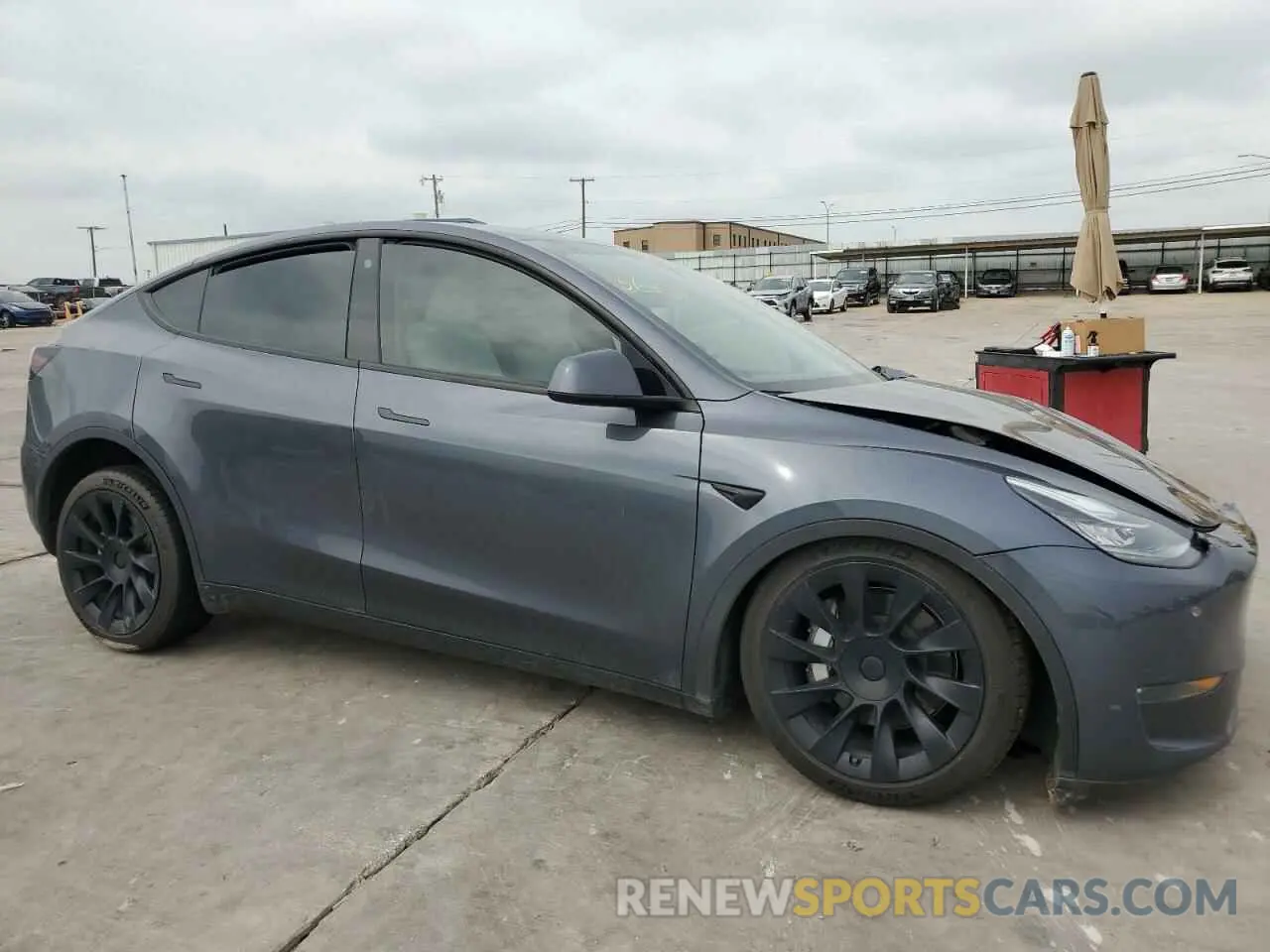 4 Photograph of a damaged car 7SAYGDEE9PA101155 TESLA MODEL Y 2023