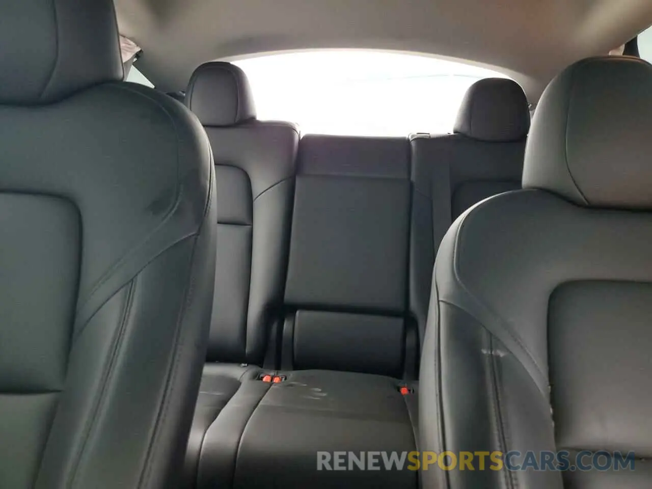 10 Photograph of a damaged car 7SAYGDEE9PA109160 TESLA MODEL Y 2023