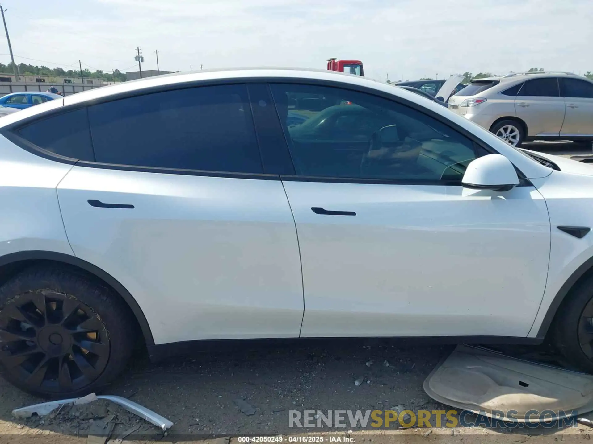 12 Photograph of a damaged car 7SAYGDEE9PA117288 TESLA MODEL Y 2023
