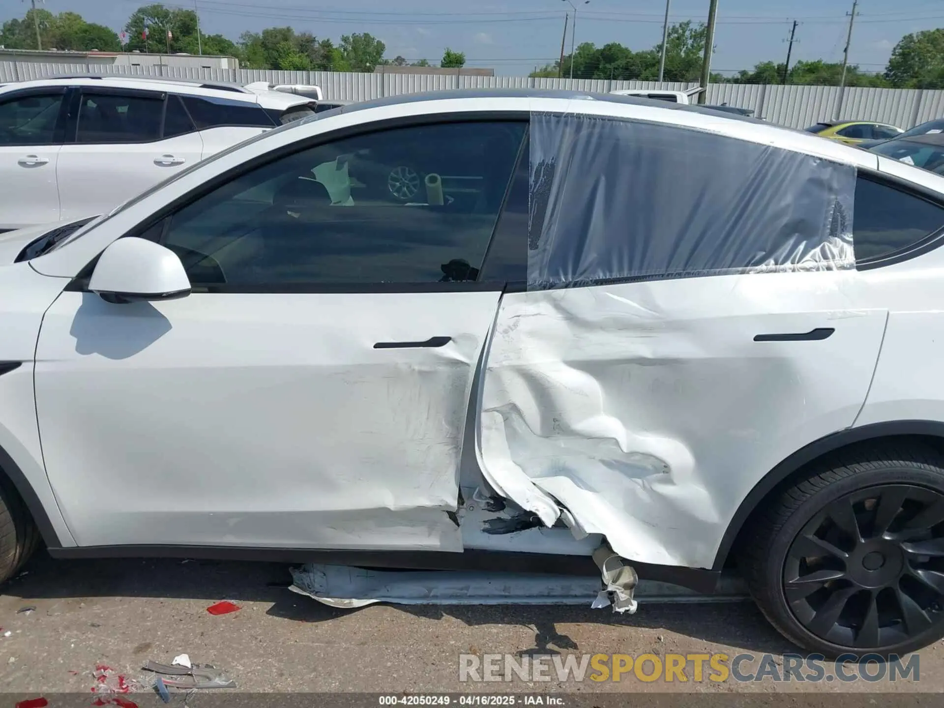 13 Photograph of a damaged car 7SAYGDEE9PA117288 TESLA MODEL Y 2023