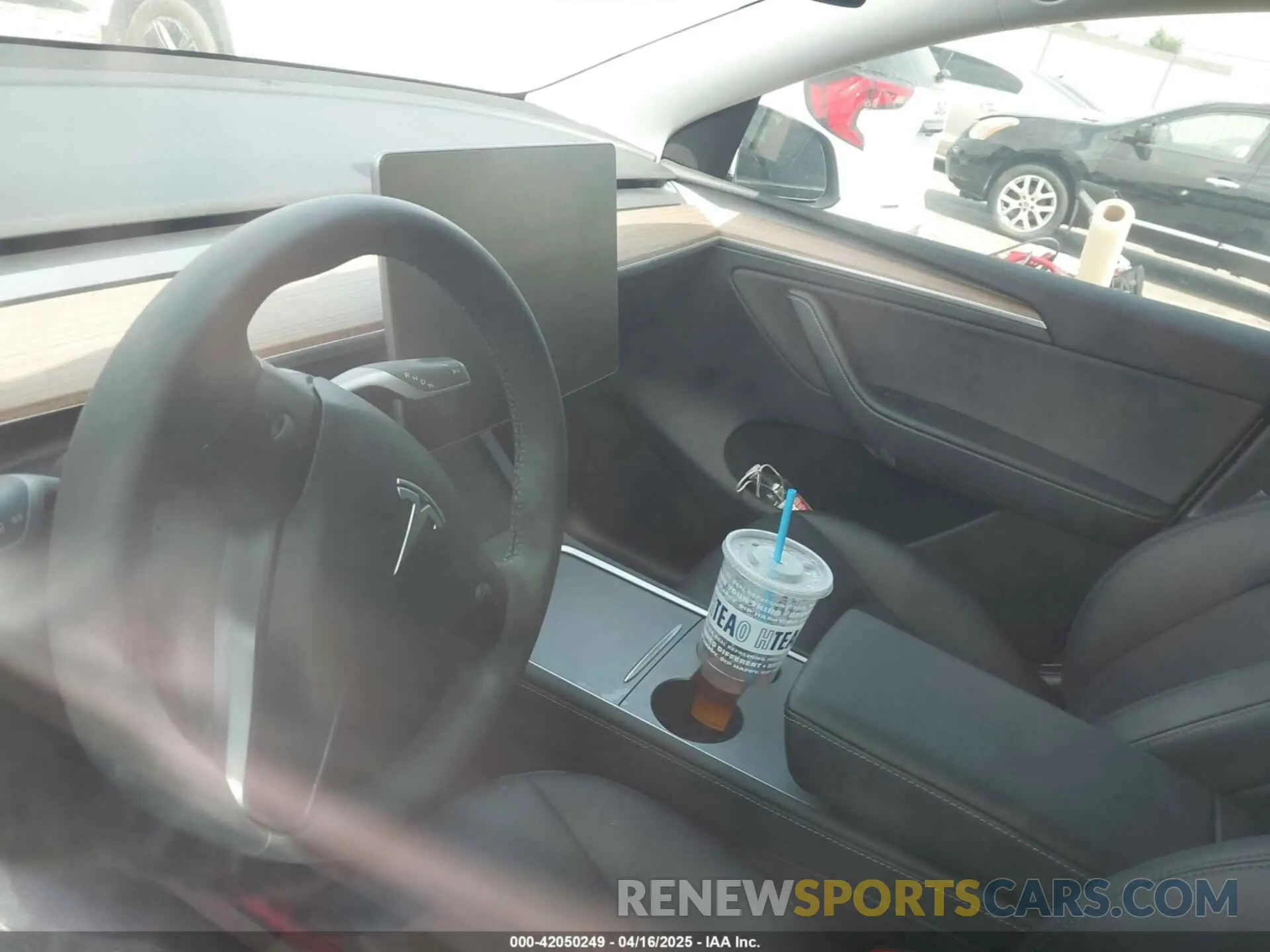 14 Photograph of a damaged car 7SAYGDEE9PA117288 TESLA MODEL Y 2023