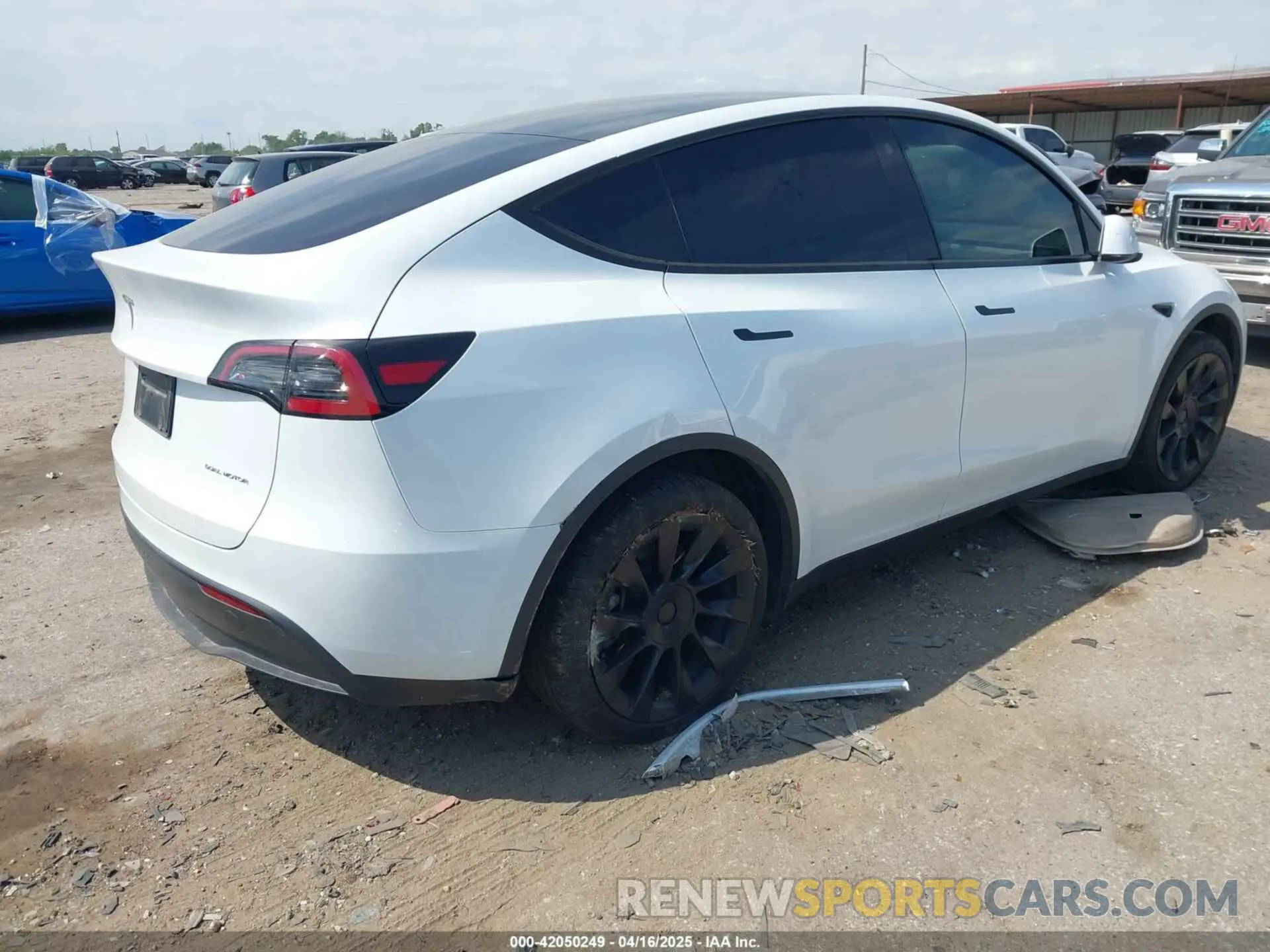 4 Photograph of a damaged car 7SAYGDEE9PA117288 TESLA MODEL Y 2023