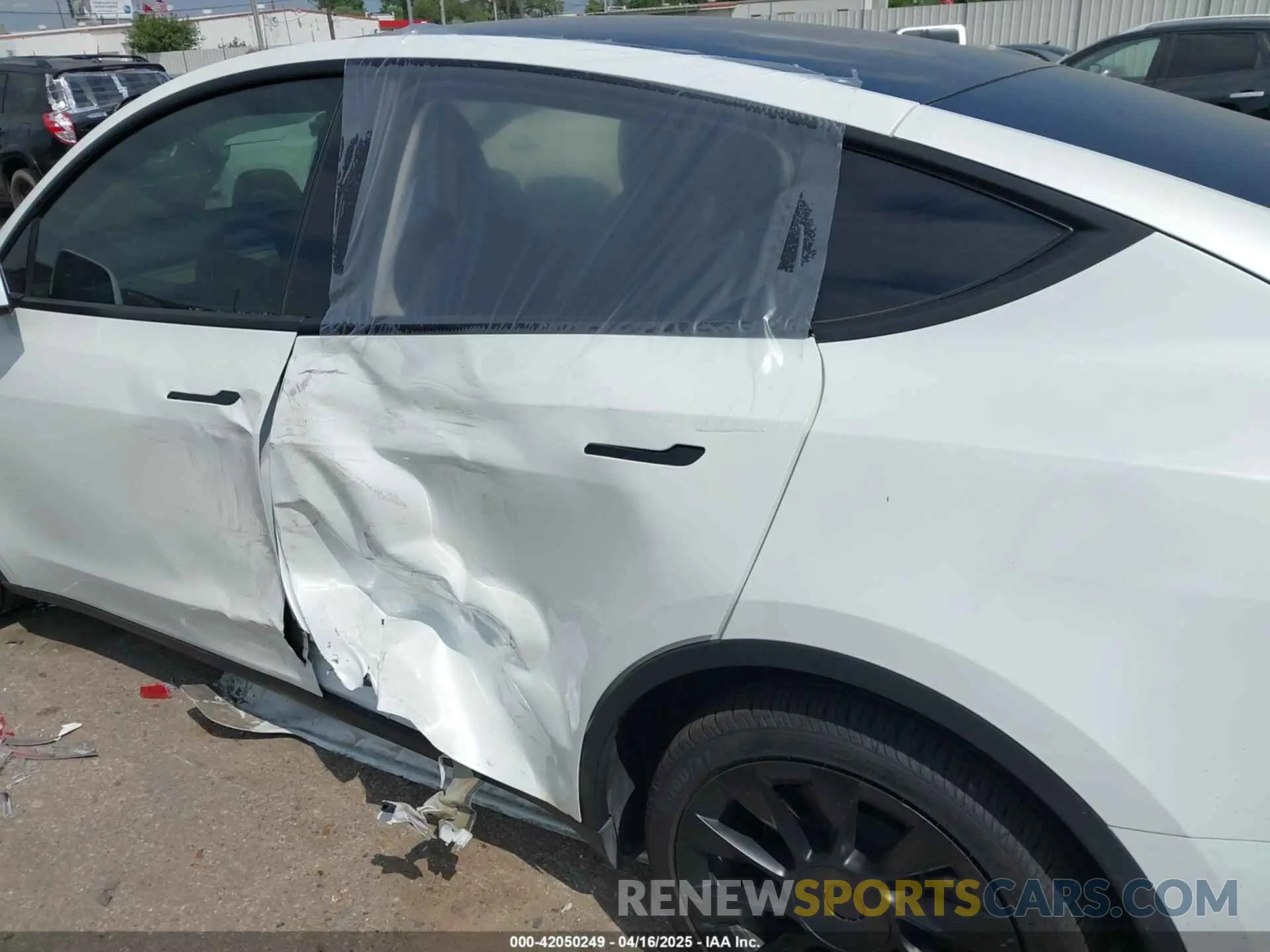 6 Photograph of a damaged car 7SAYGDEE9PA117288 TESLA MODEL Y 2023