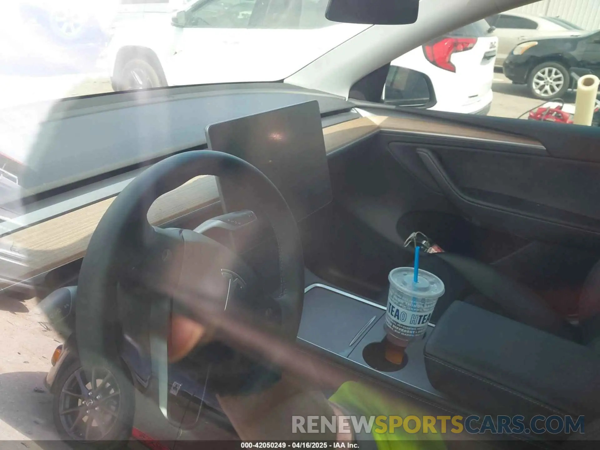 7 Photograph of a damaged car 7SAYGDEE9PA117288 TESLA MODEL Y 2023