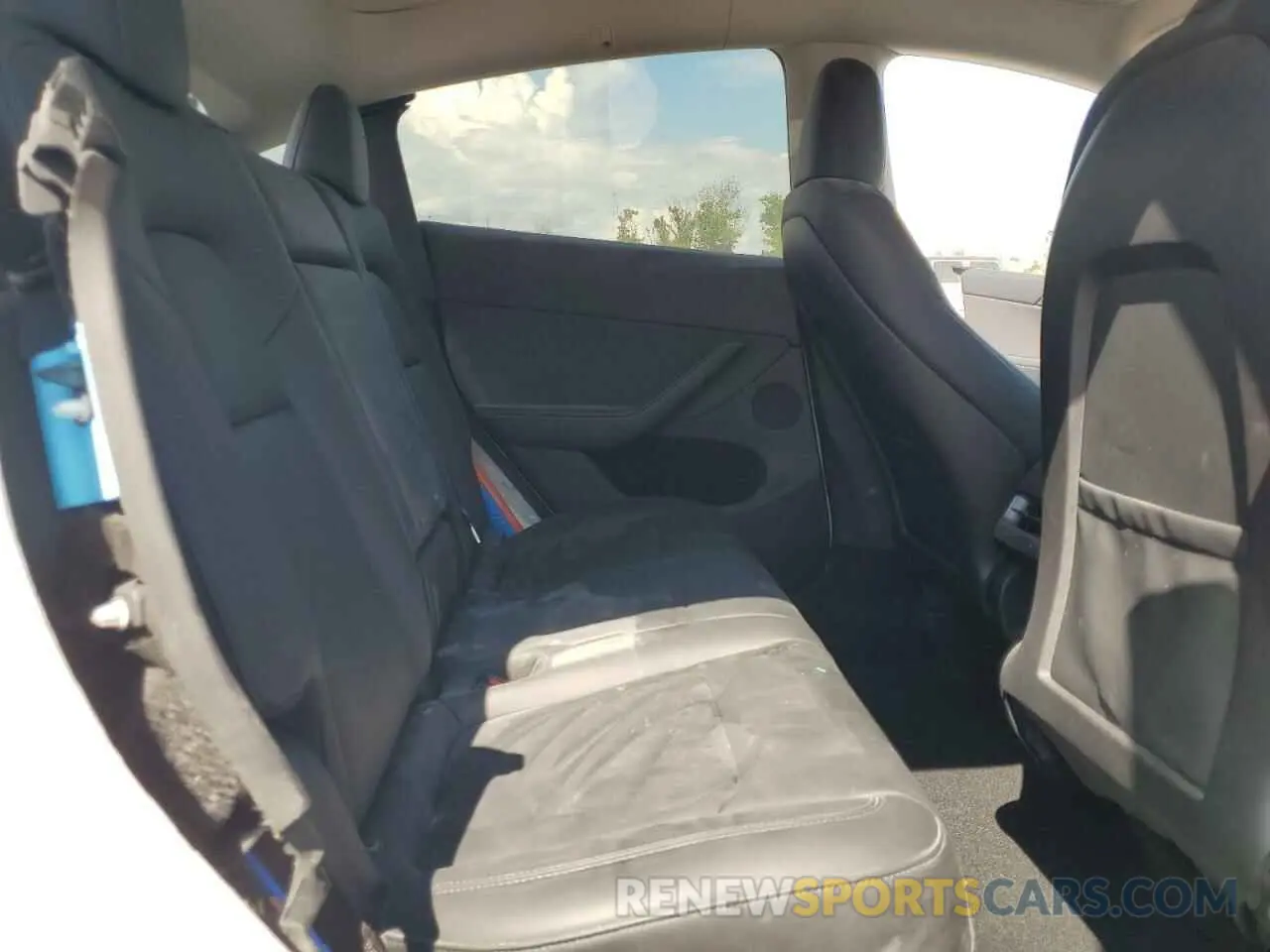 11 Photograph of a damaged car 7SAYGDEE9PA124113 TESLA MODEL Y 2023